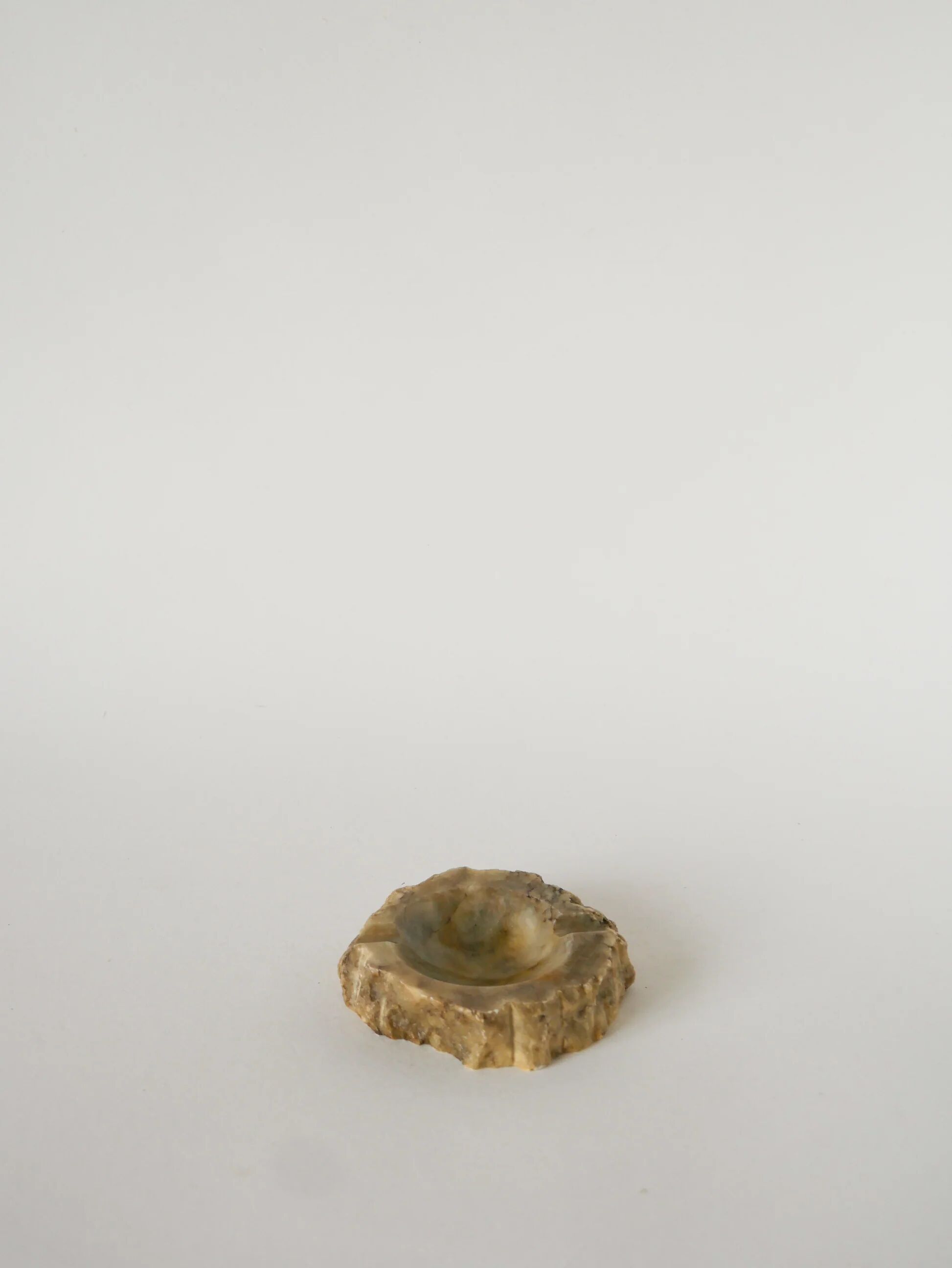 Cendrier en albâtre, forme libre, gris, made in Germany, 1970