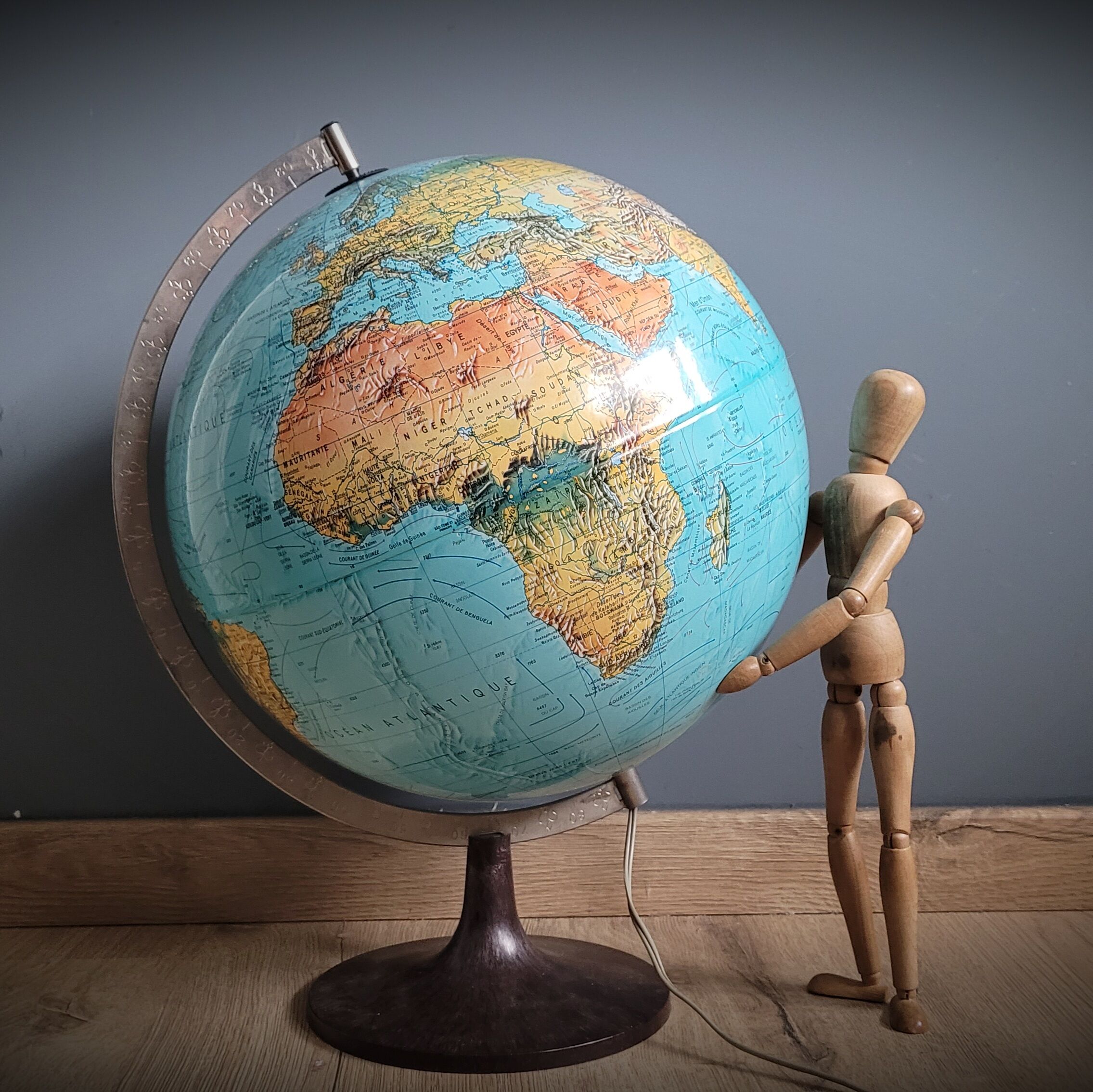 World map terrestrial 1983