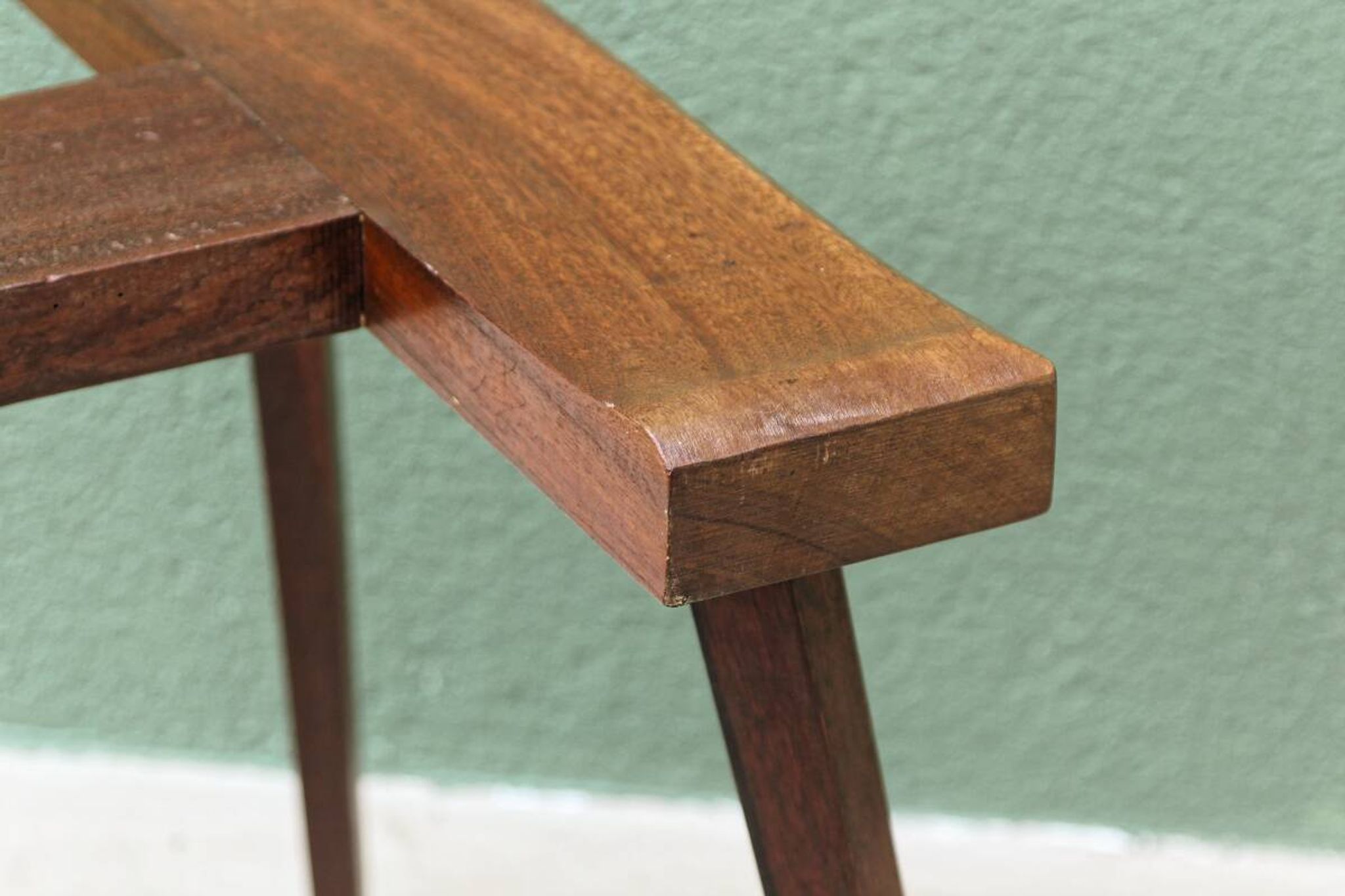 Modernist tripod chair