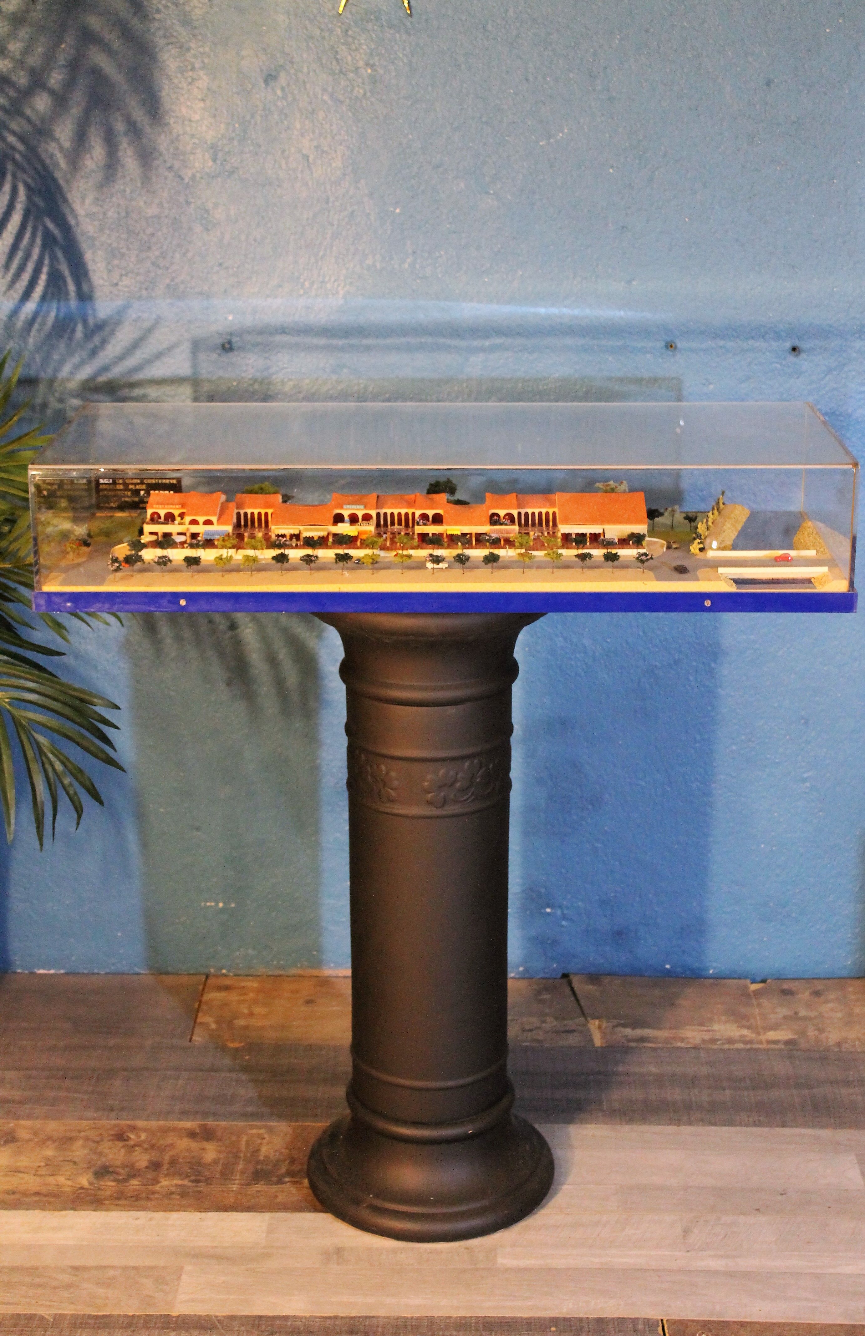 Model architect, 1980s