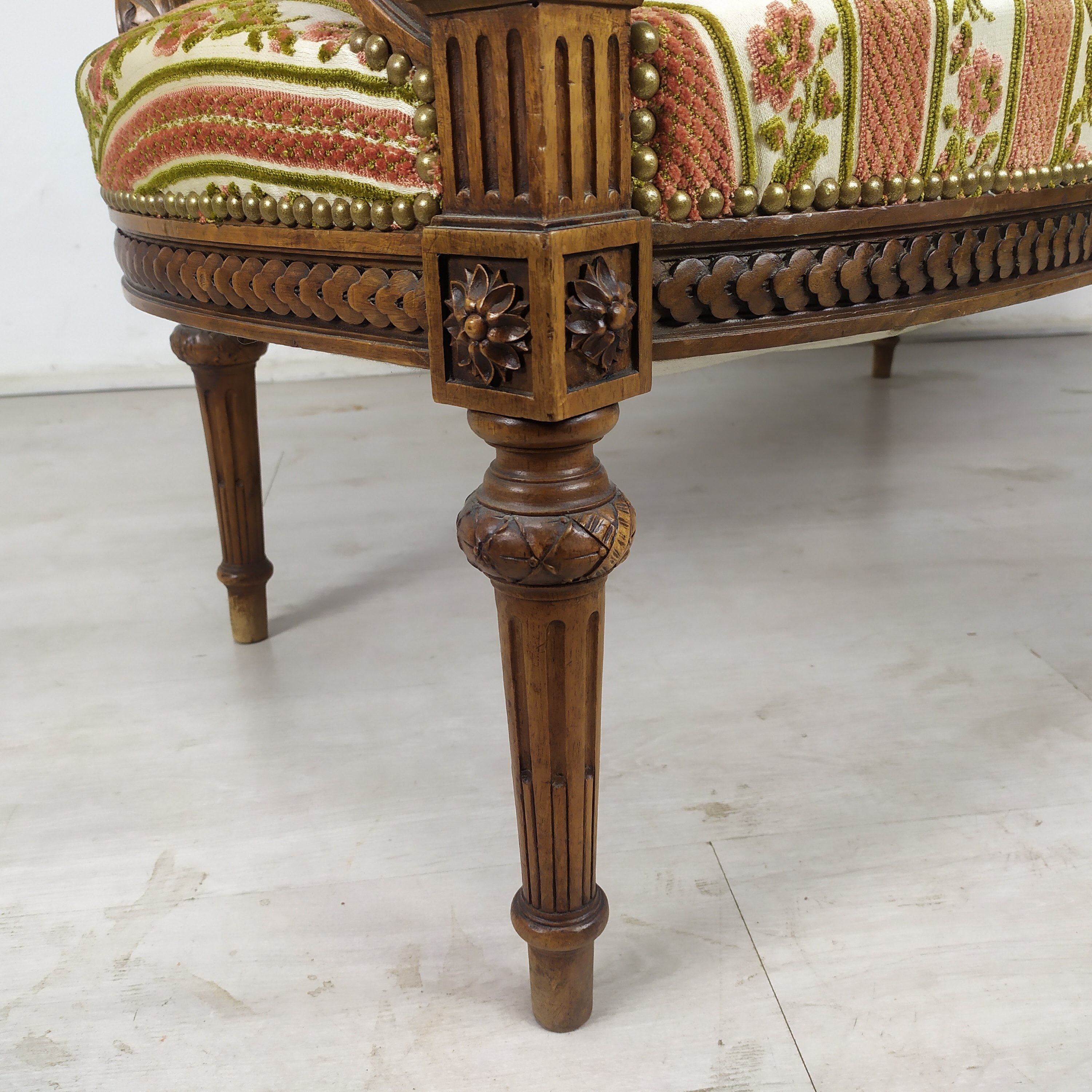 Lounge armchairs bench medallion