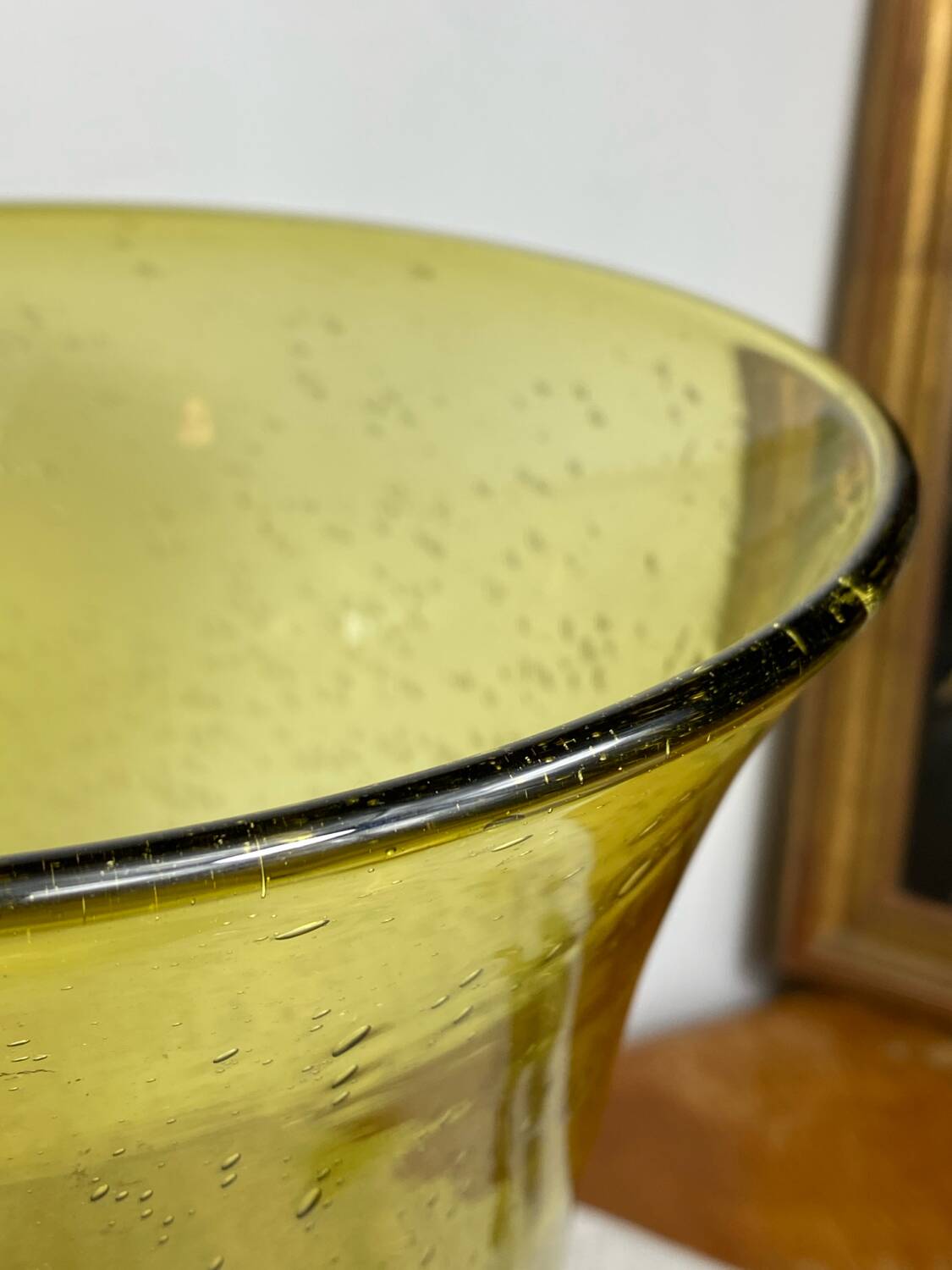 Grand vase en verre bullé et soufflé Biot