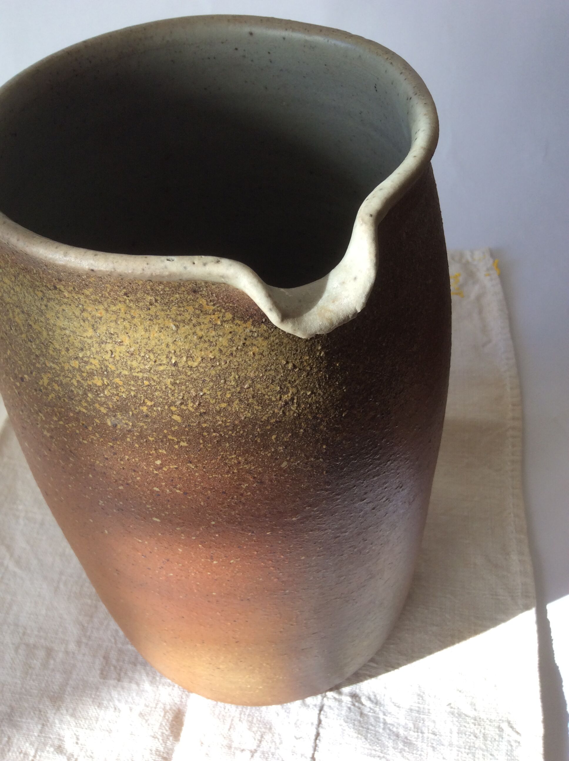 Large antique broc in 4-litre artisan sandstone