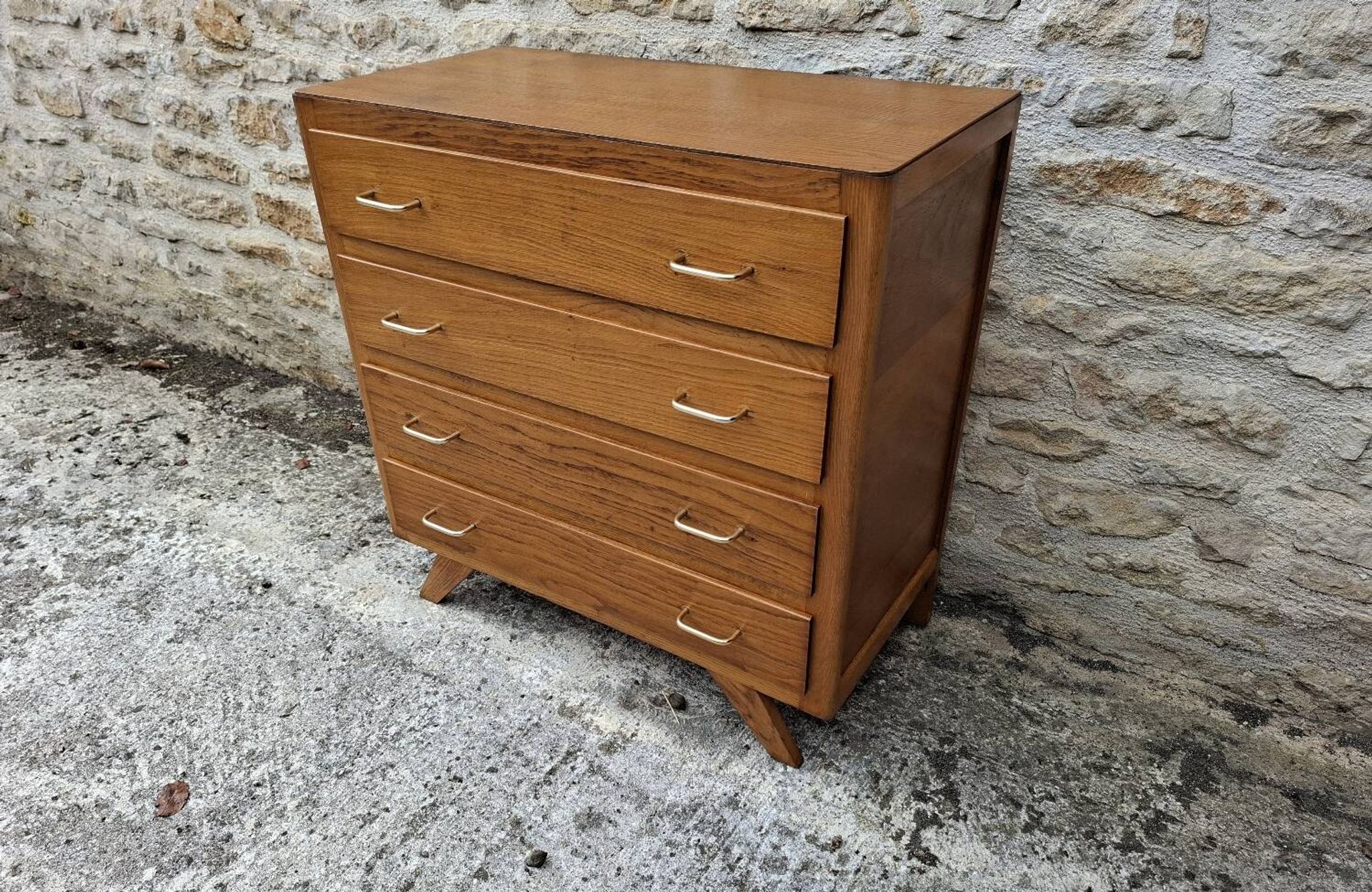 Compass leg chest of drawers