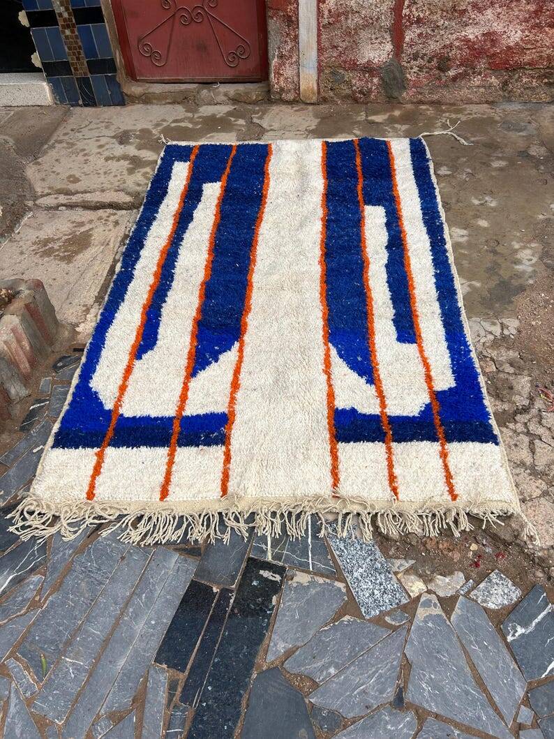 Magnificent Moroccan rug, authentic Berber rug, 150/250cm.