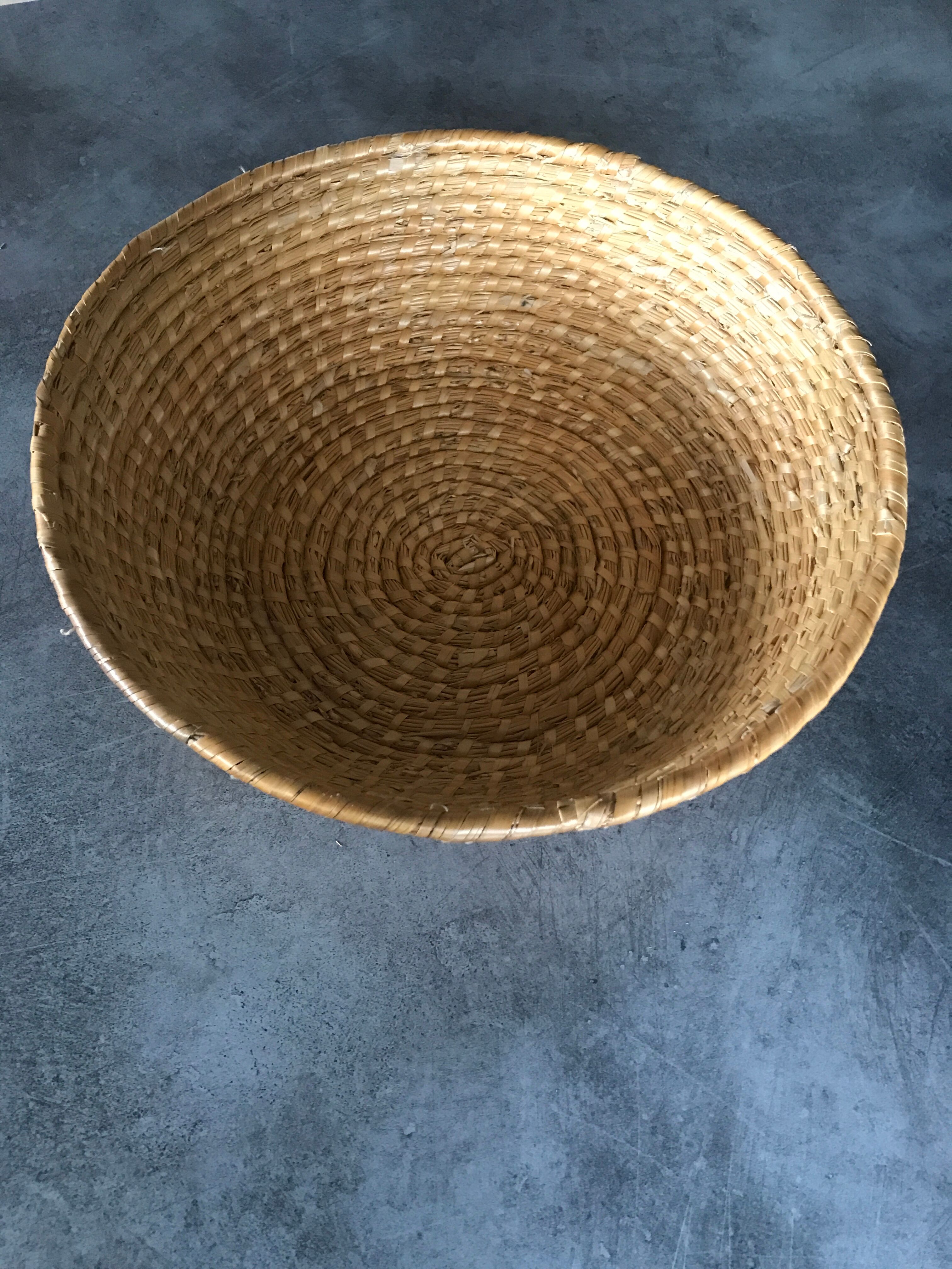 Vintage woven straw basket 29 cm