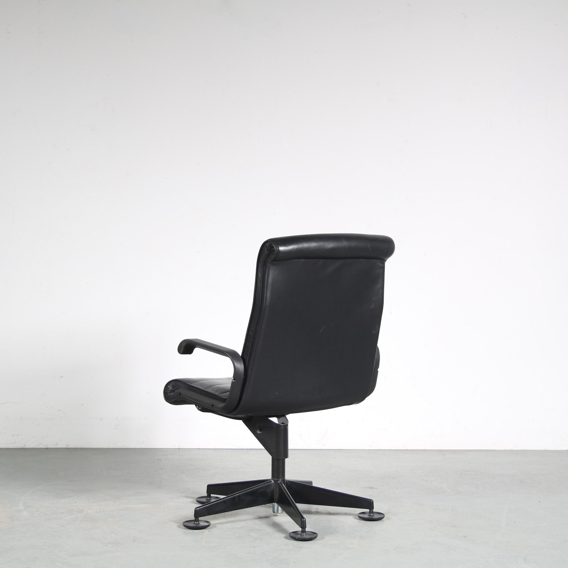 1980s Desk chair by Richard Sapper for Knoll International, USA