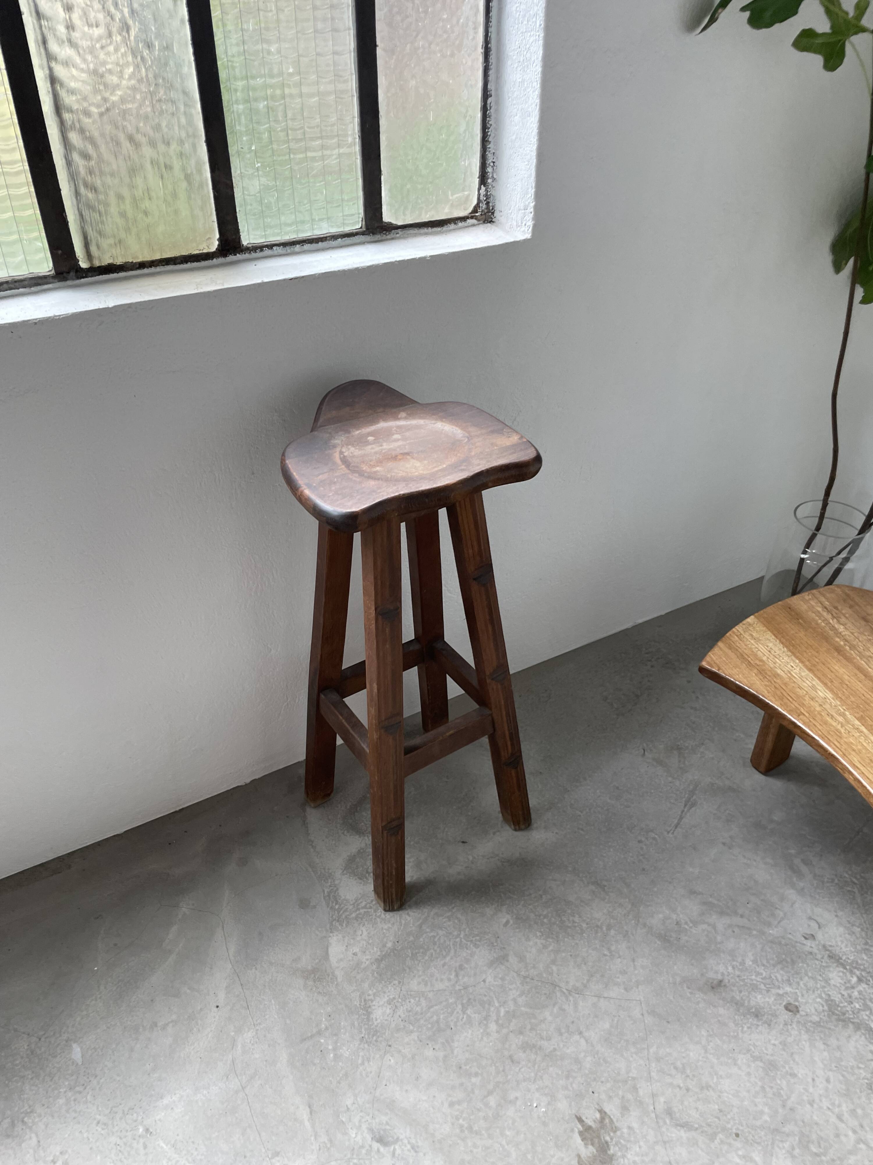 Tabouret haut brutaliste