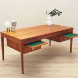 Bureau en teck, design danois, années 1970, designer : Finn Juhl, fabricant : France