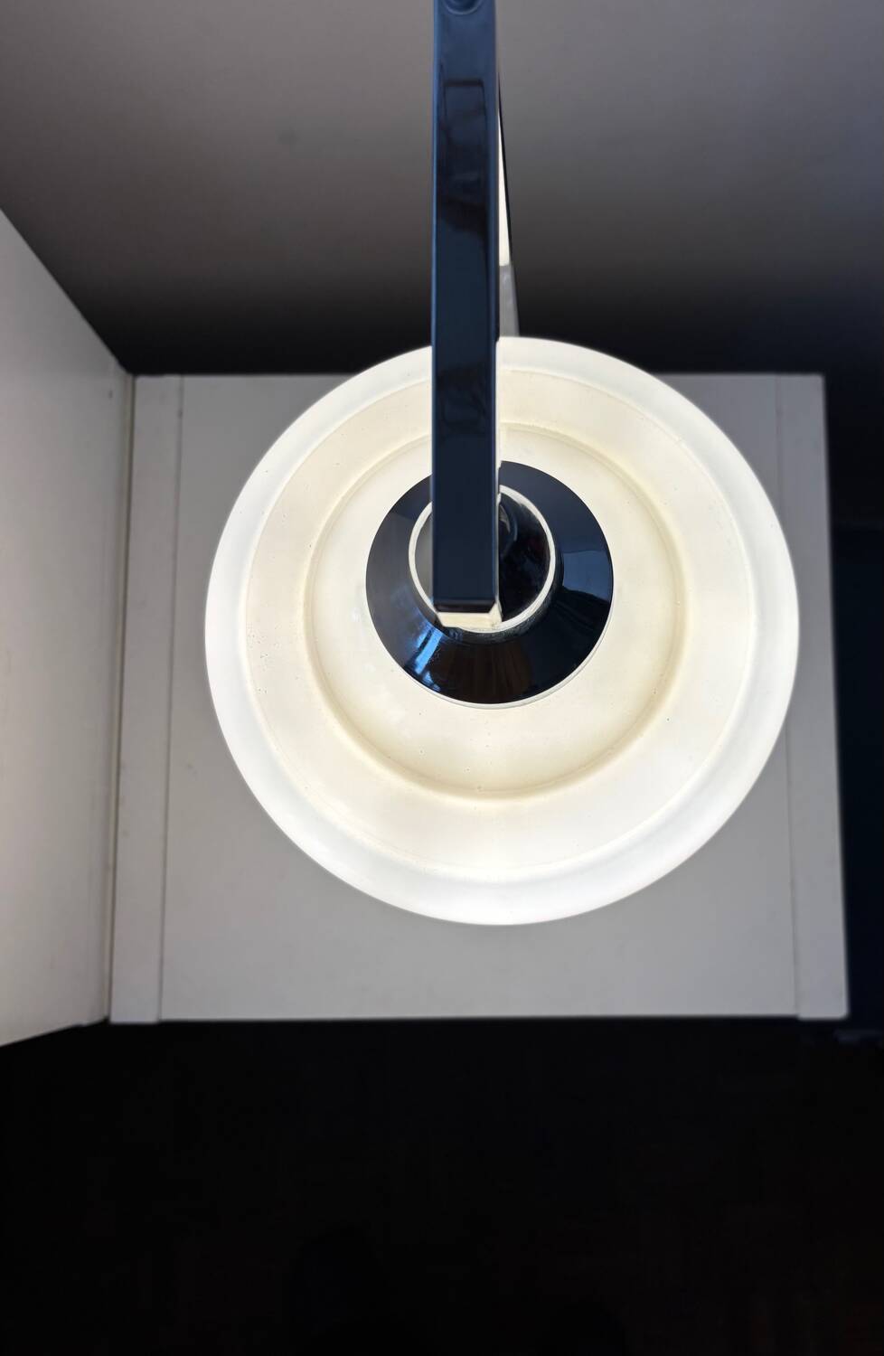 Lampe de table UFO chromée