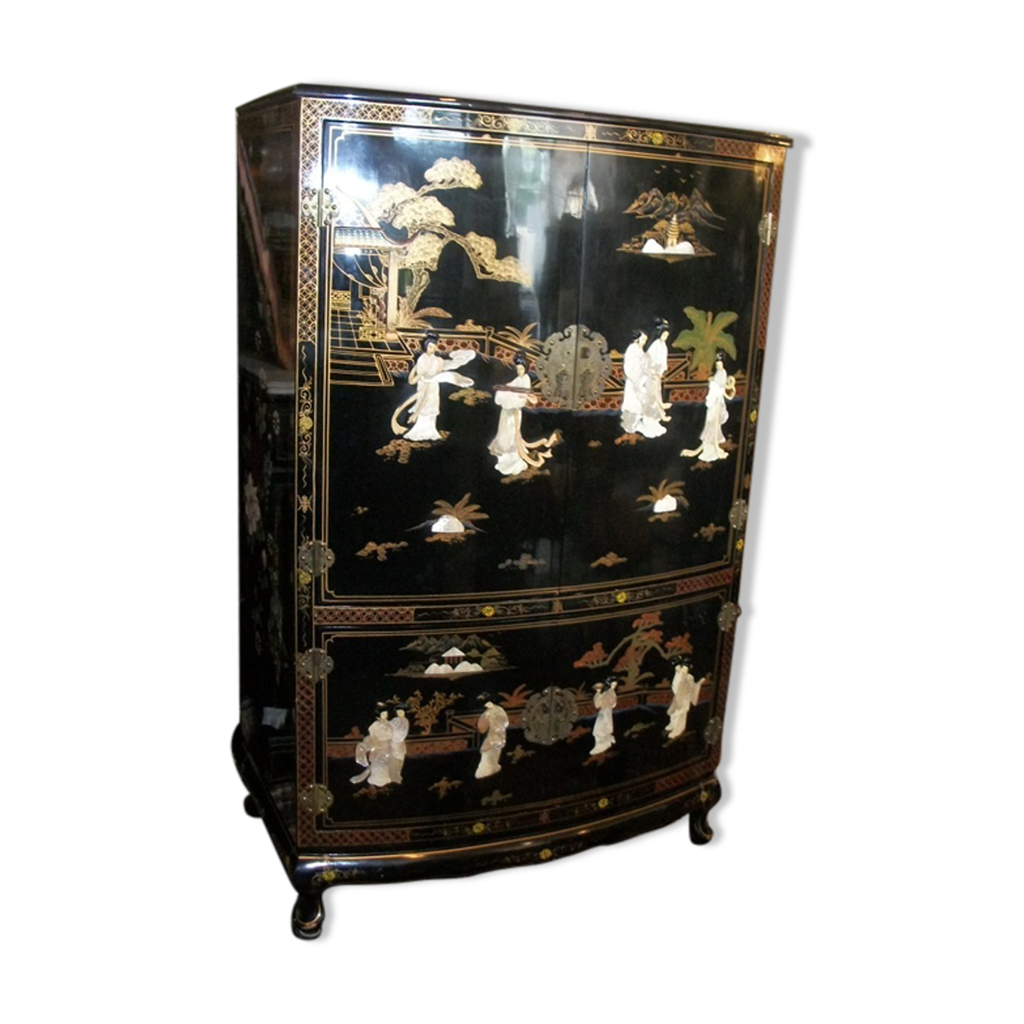 Chinese lacque furniture