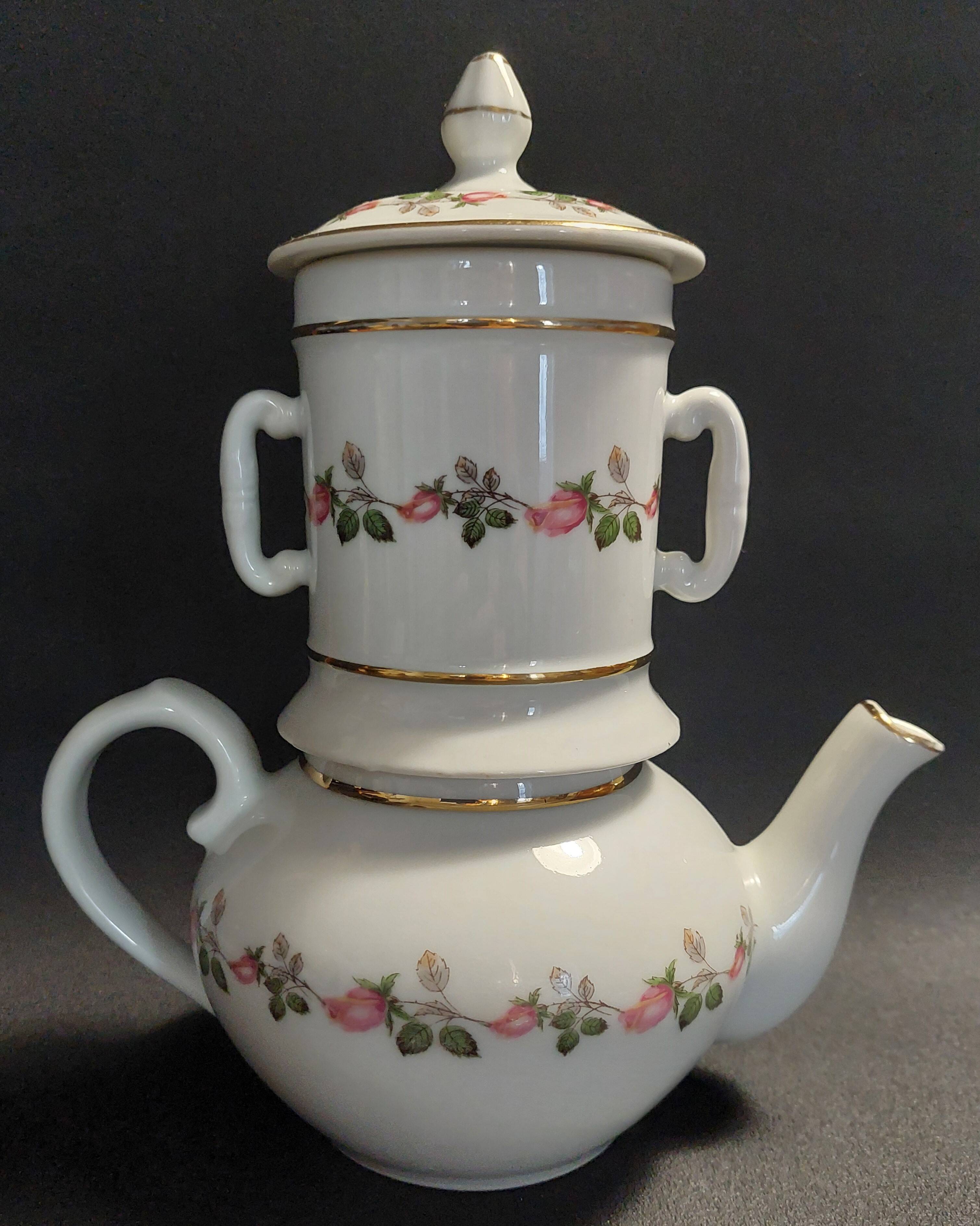 Vintage porcelain coffee pot Apilco fireproof porcelain from the 1960s.