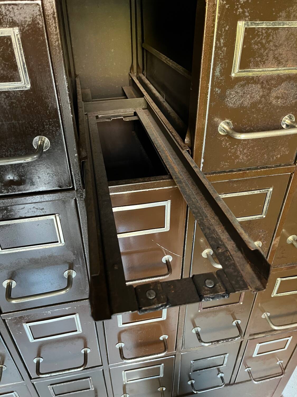 Meuble fer atelier à tiroirs