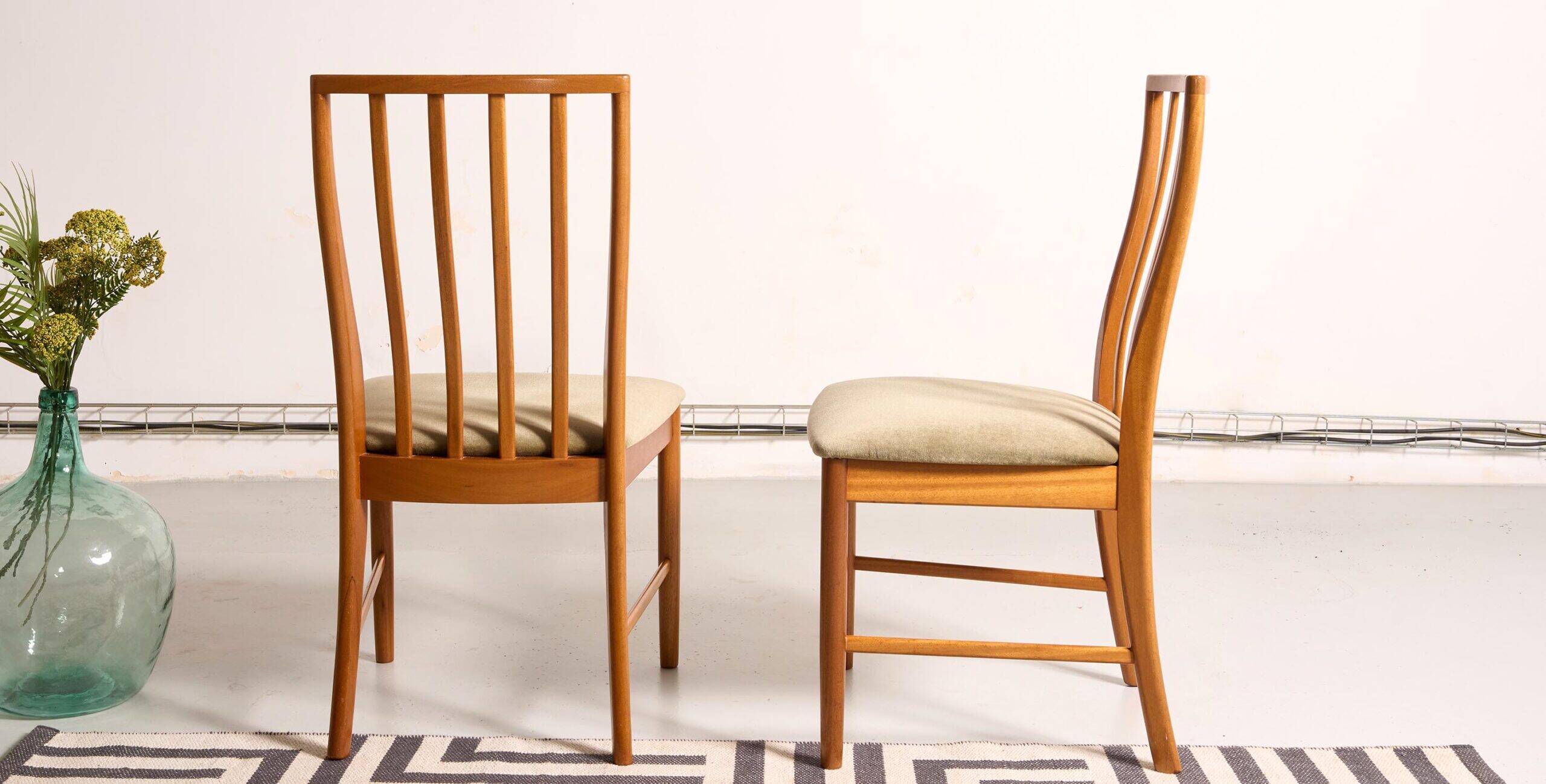 Paire de chaises MCintosh vintage, style scandinave