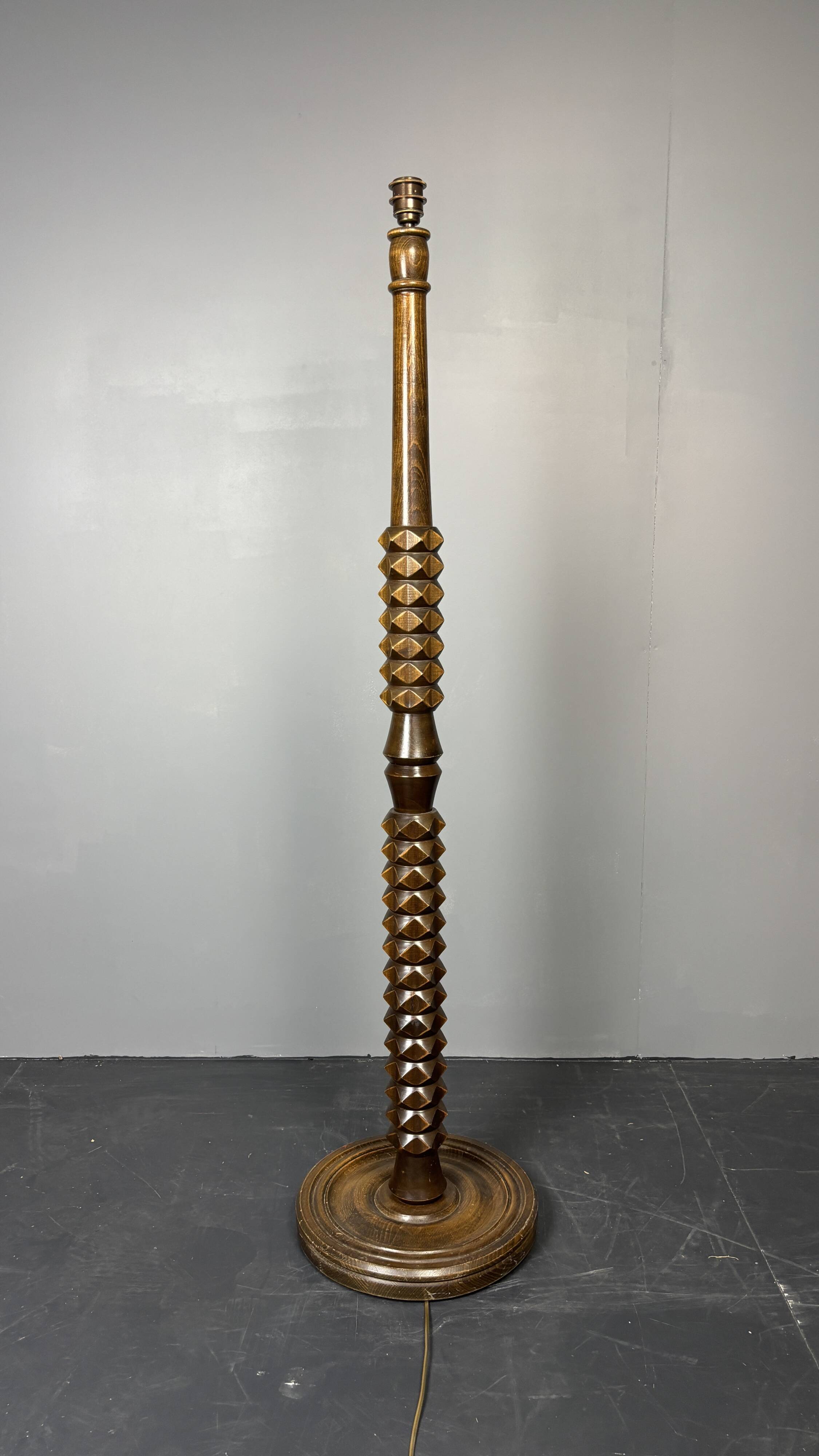 Lampadaire brutaliste du milieu du siècle dans le style de Charles Dudouyt, années 1950.