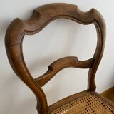 Chaises en bois avec assise en cannage