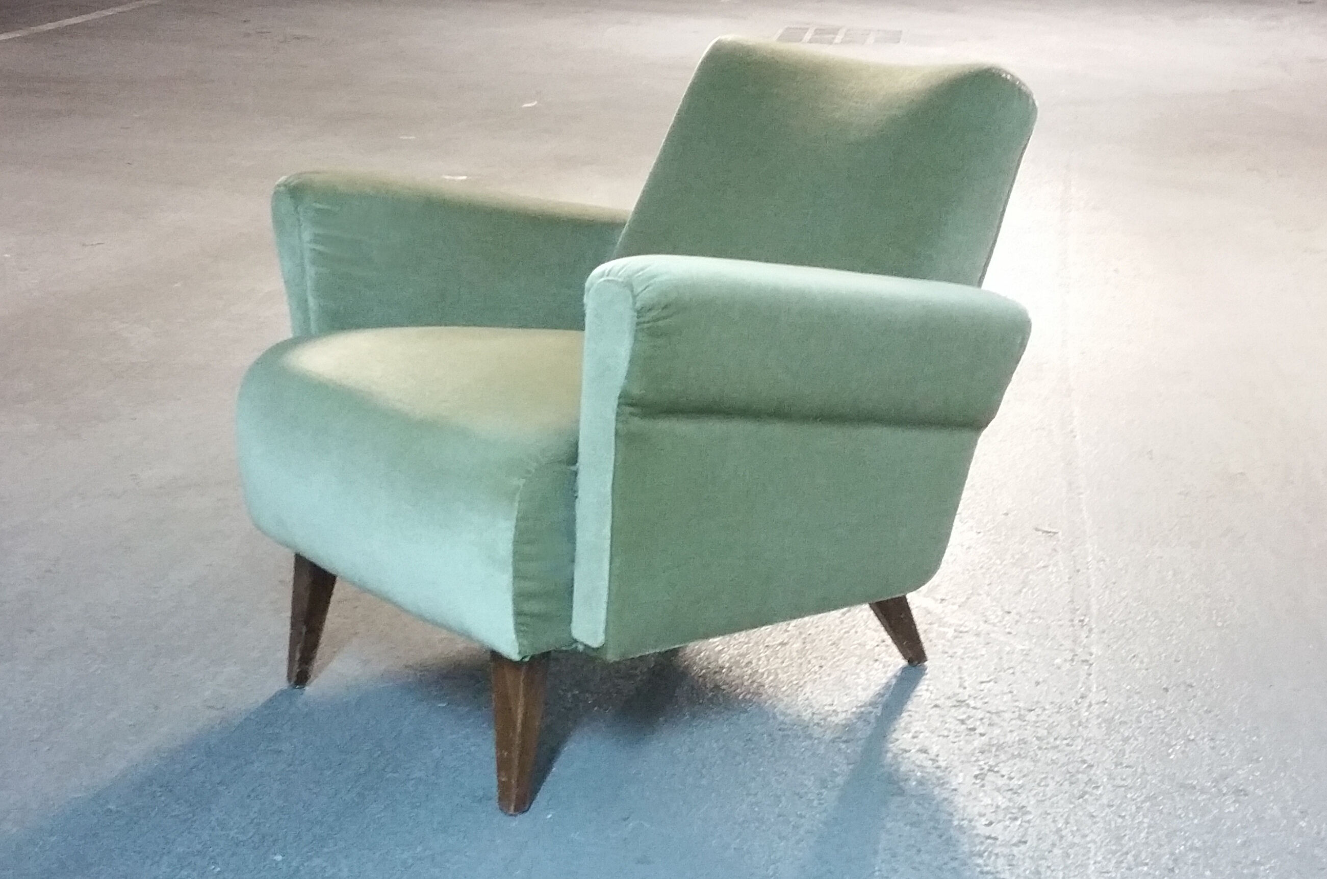 Fauteuil club années 50 60 déjà restauré