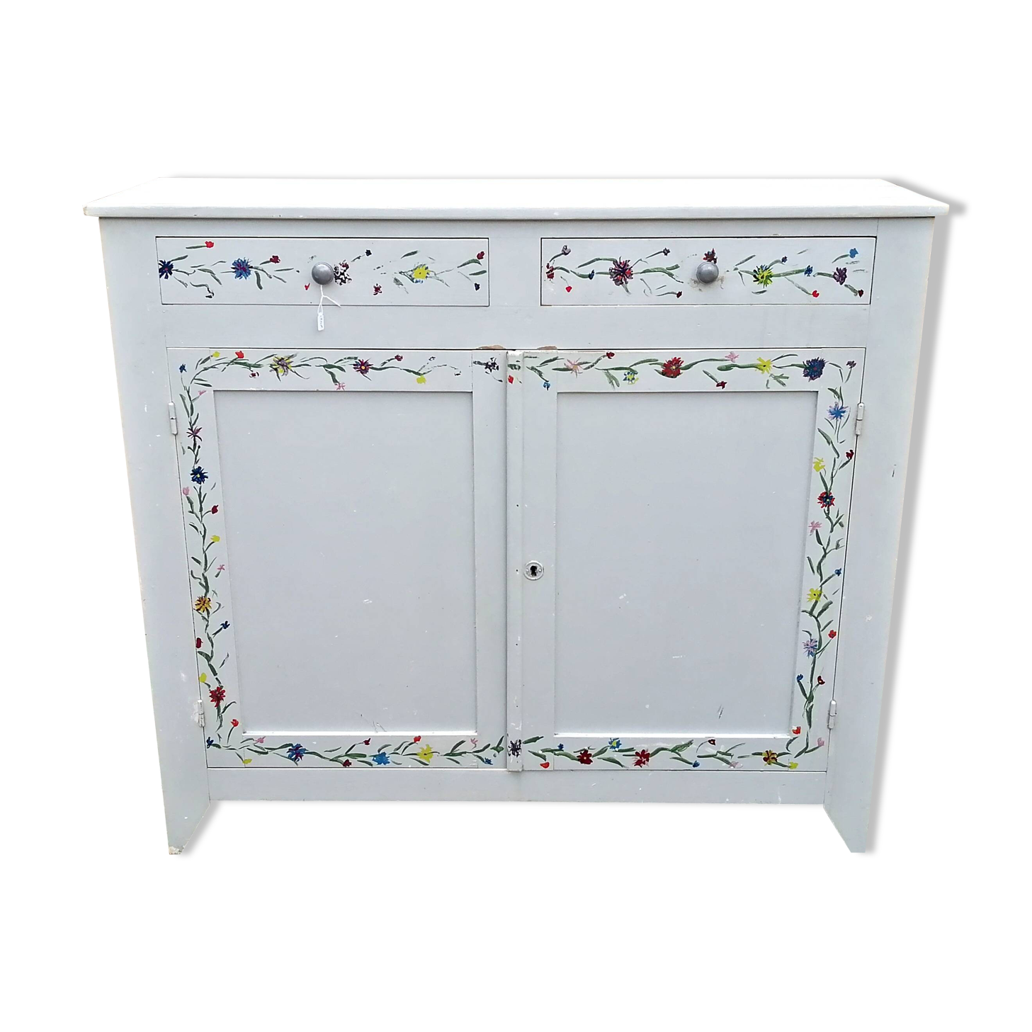 Parisian buffet decorated with flowers