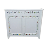 Parisian buffet decorated with flowers