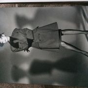 Croquis de mode Christian Dior accompagnée d'une photographie