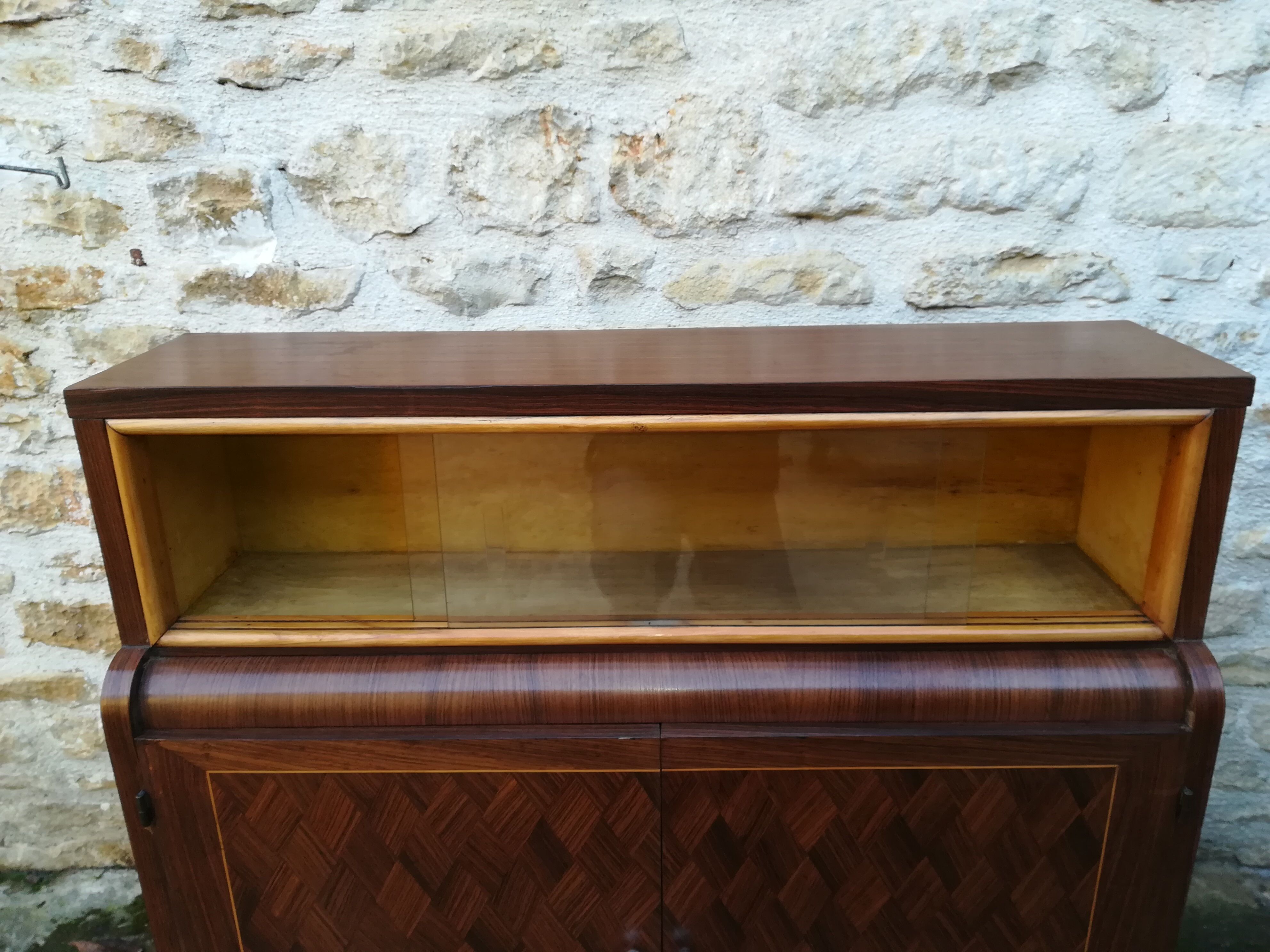 BAR SHOWCASE 50 YEARS