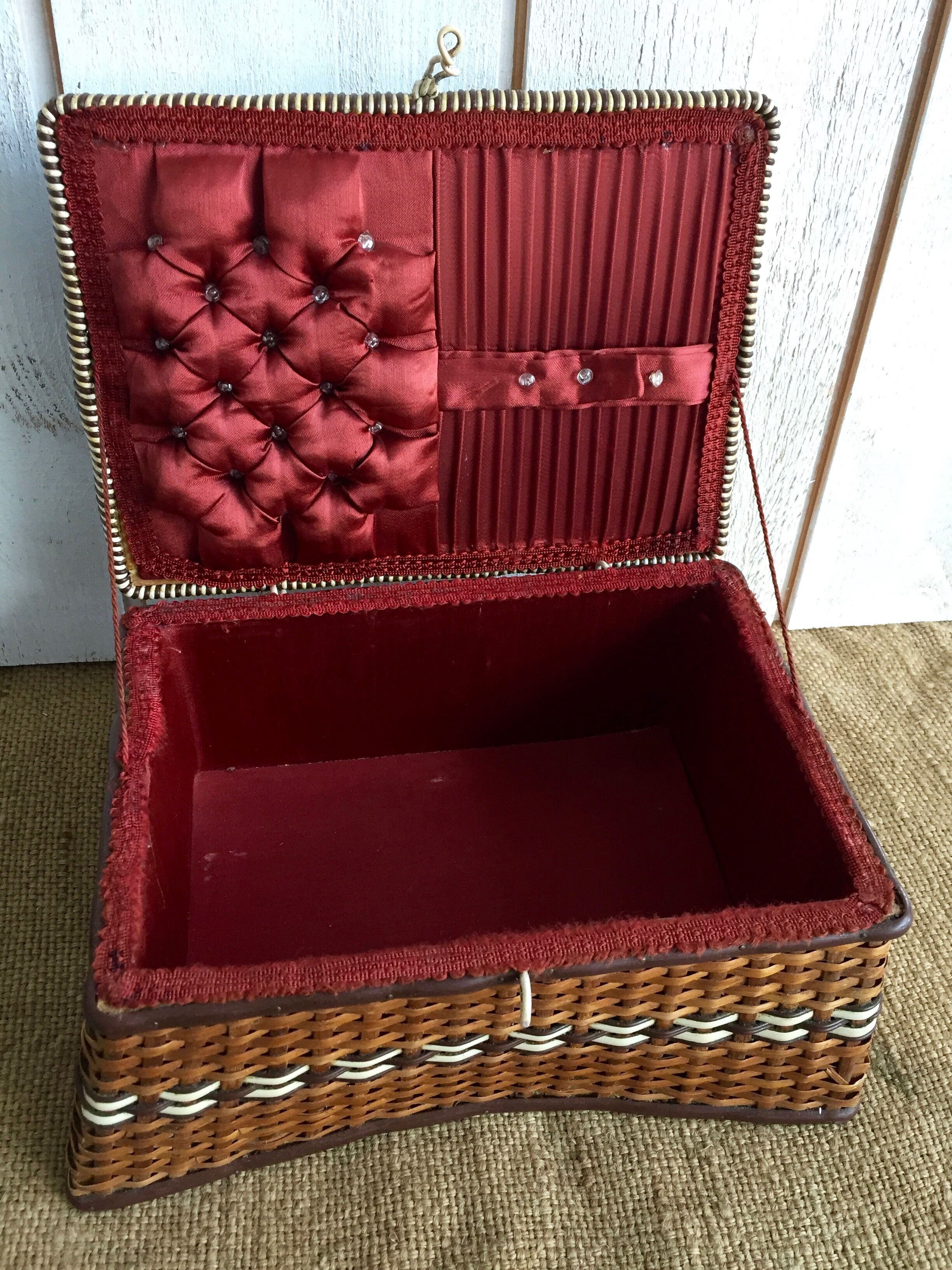 Rattan and scoubidou sewing basket