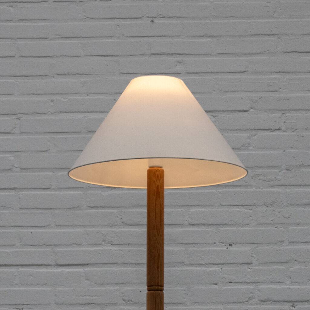 Pine floor lamp Solbackens Svarveri 1970s