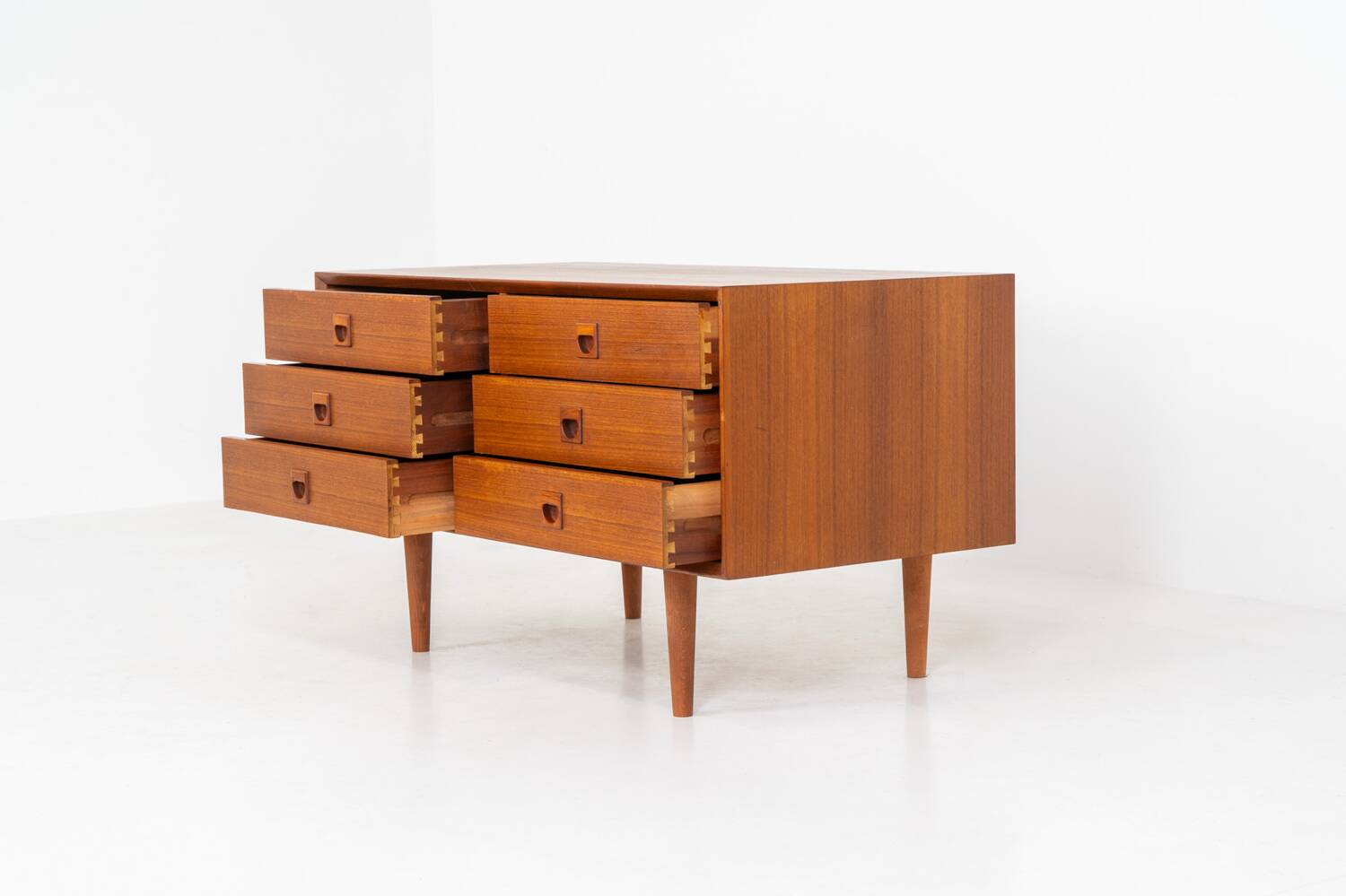Commode basse par Erik Brouer pour Brouer Møbelfabrik (Danemark, 1960)
