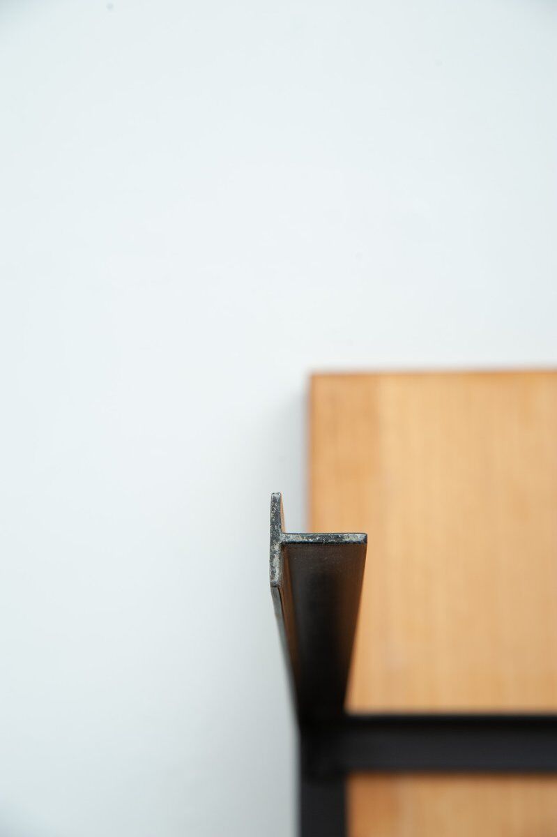 Table basse T-Angel en teck par Florence Knoll pour Knoll Inc. / Knoll International, années 1950.