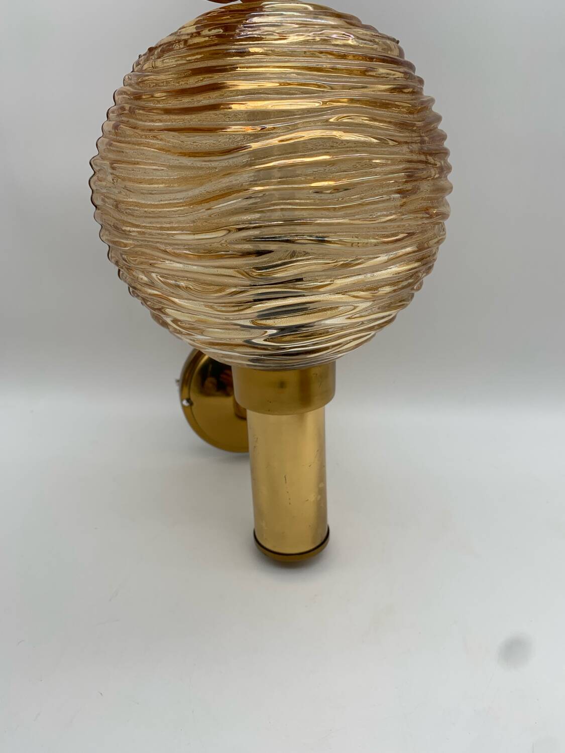 Set de 3 appliques murales globe en verre et métal doré