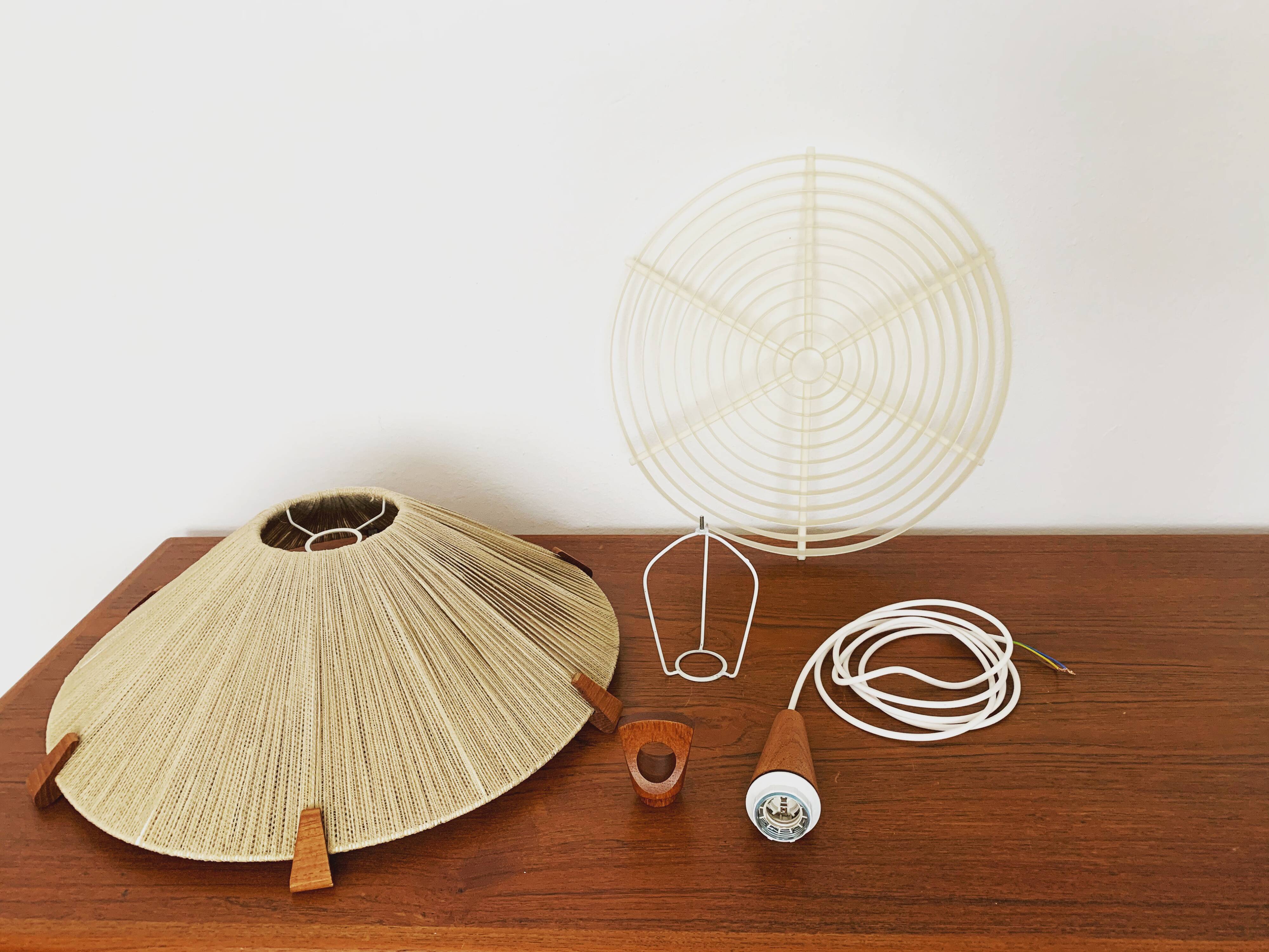 Suspension en sisal et teck par Temde