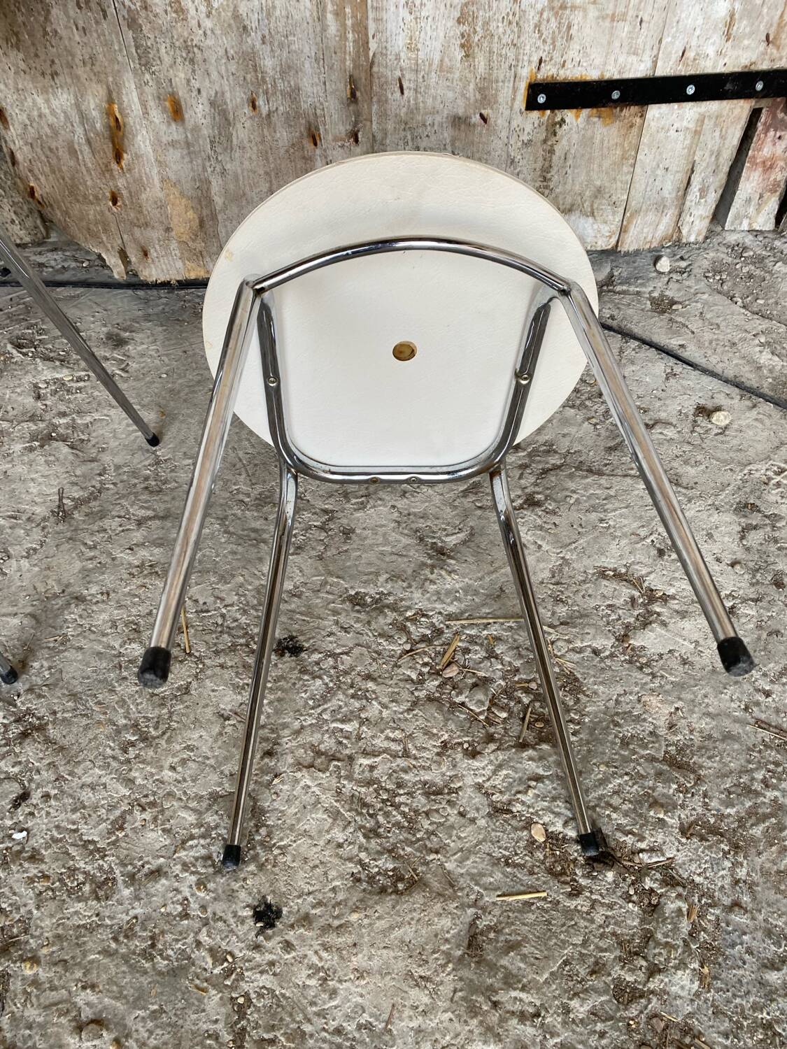 SOUDEXVINYL Chair Pair Chrome Metal + White Skai 70s Vintage #