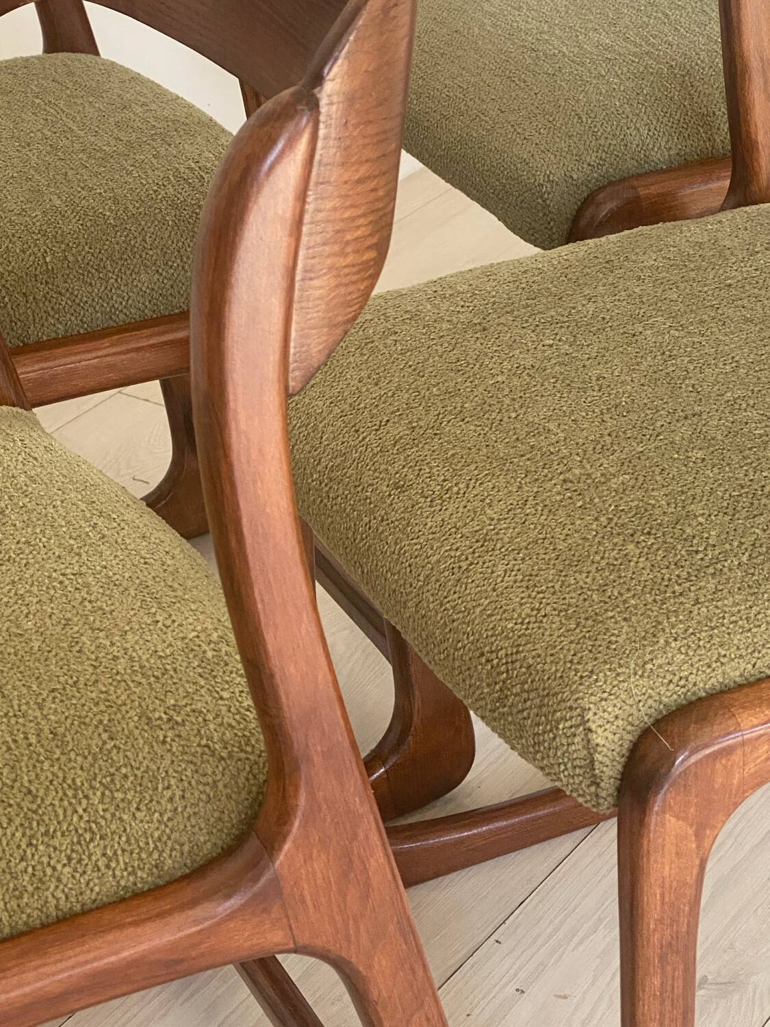 4 Baumann sleigh chairs