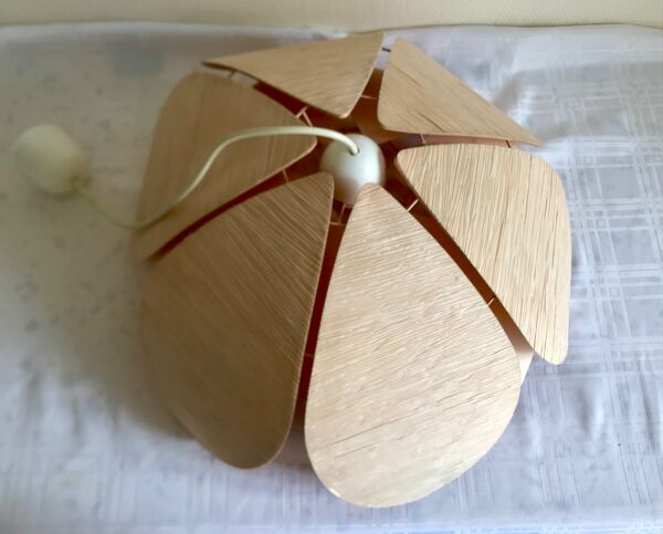 Suspension fleur de lotus pétales