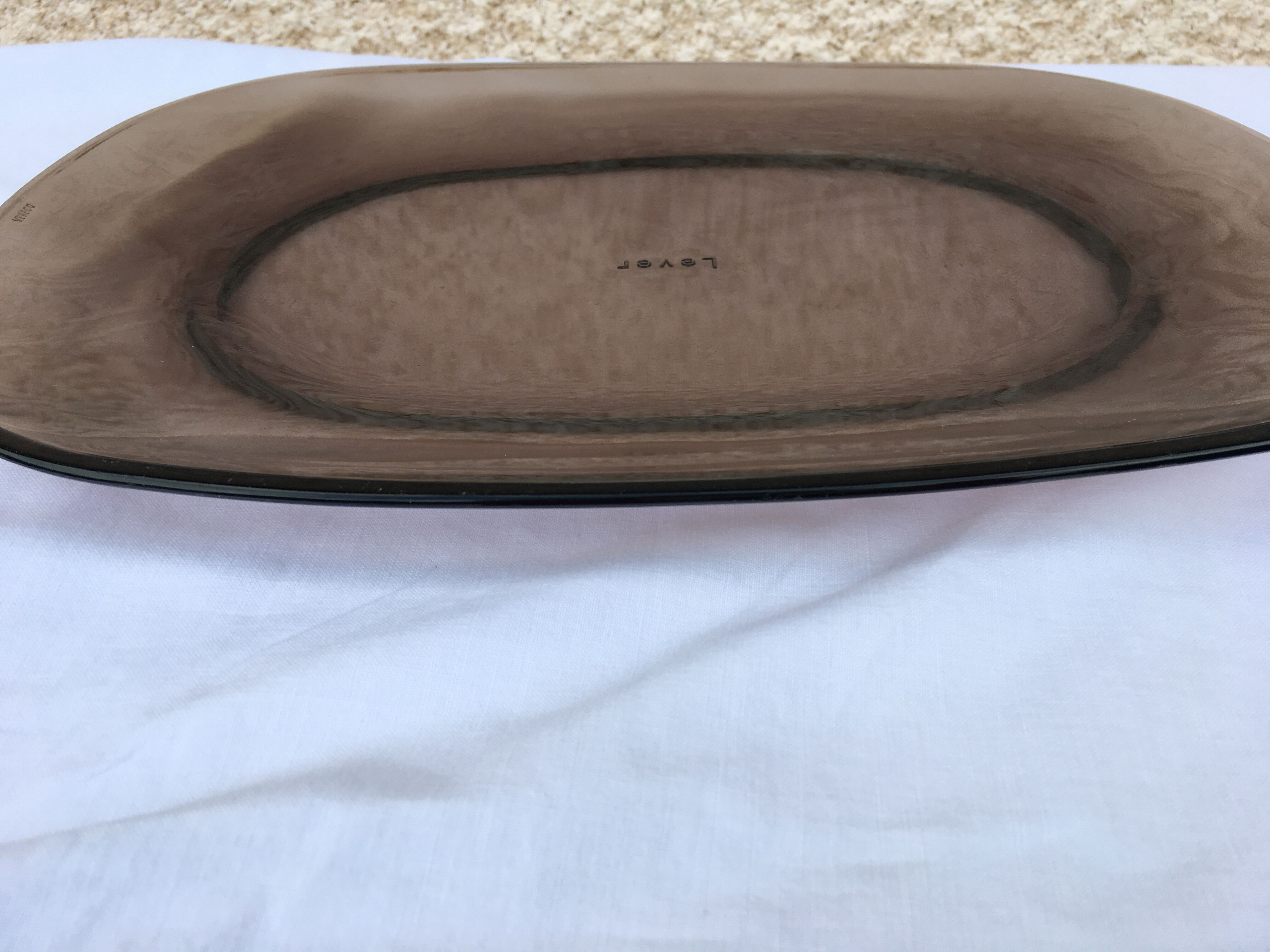 Plat ovale vintage Lever en verre fumé