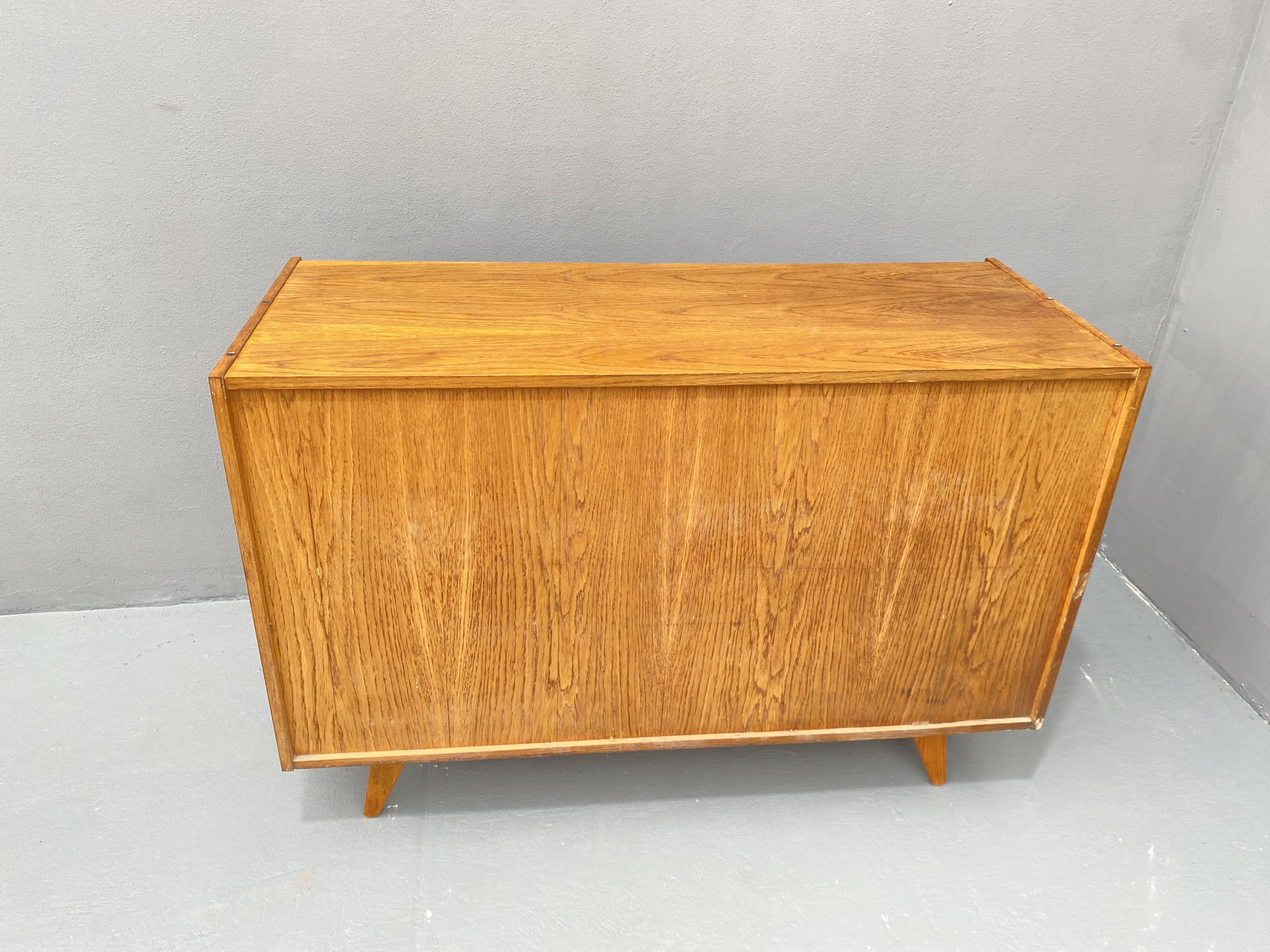 Buffet du milieu du siècle entièrement restauré U-452 par Jiří Jiroutek, années 1960, Tchécoslovaquie