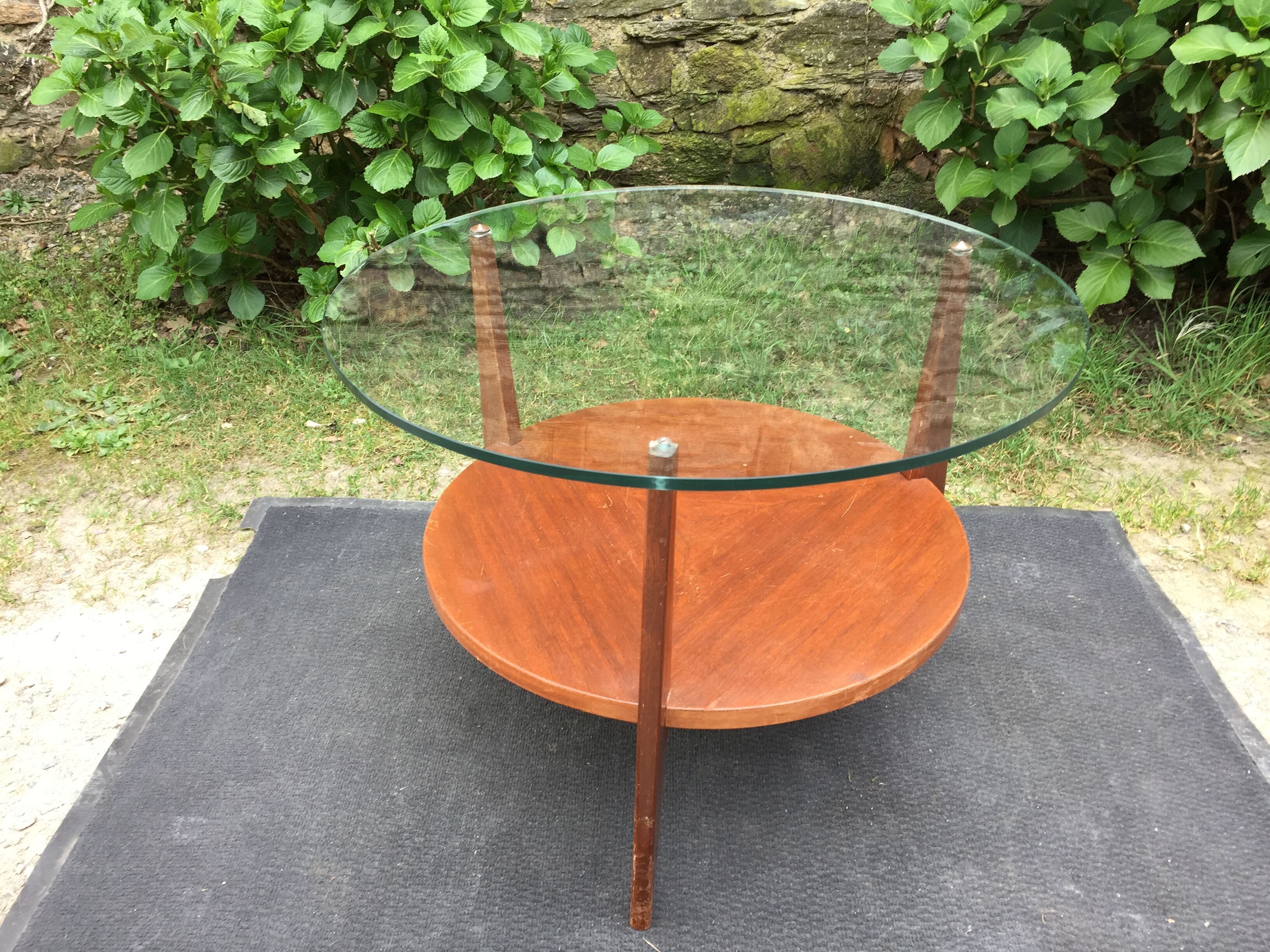 Vintage coffee table round compass legs top in glass and teak wood