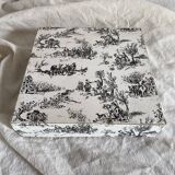 Stainless steel ice cream cups in a box