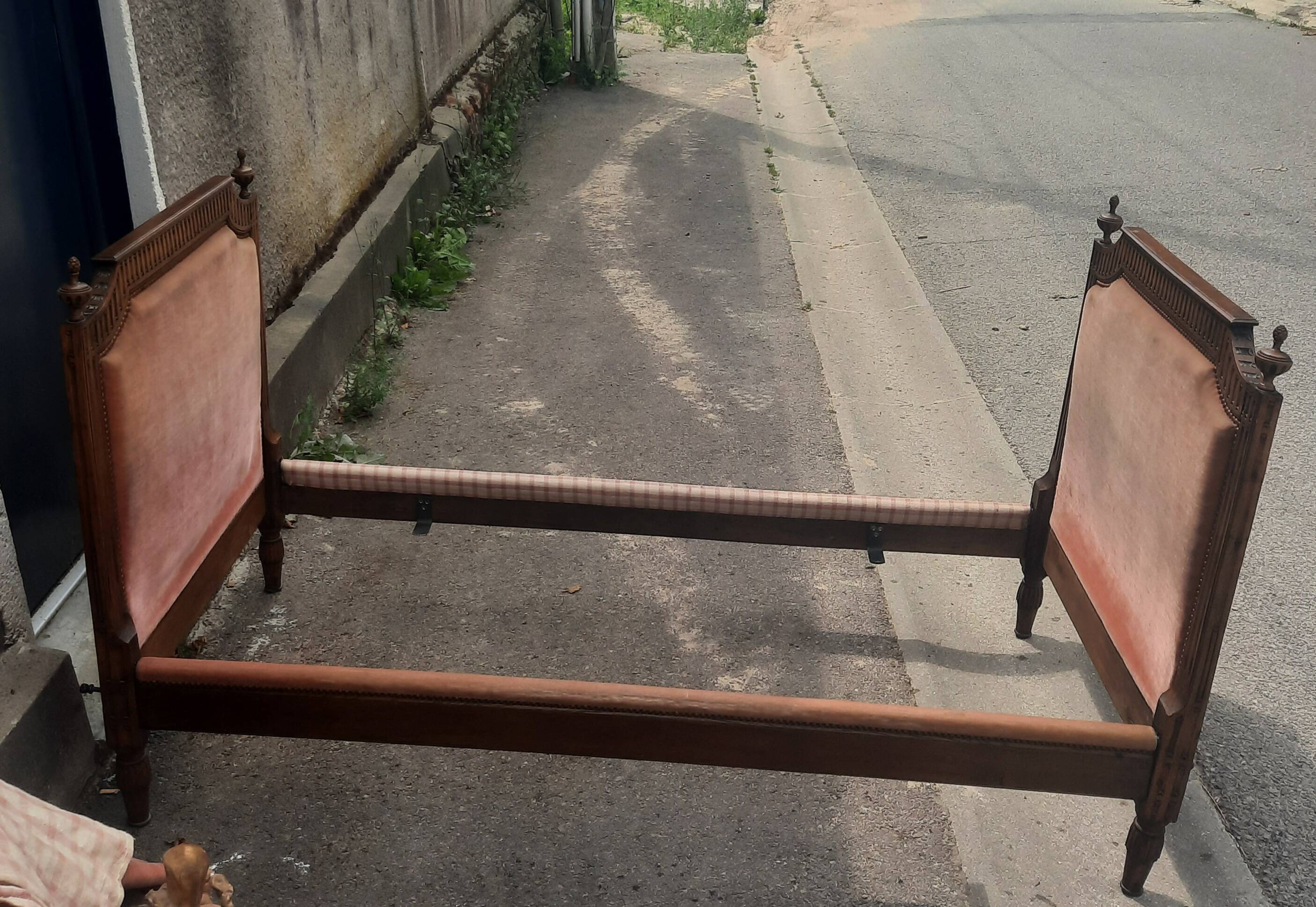 Louis XVI period bed with bedding