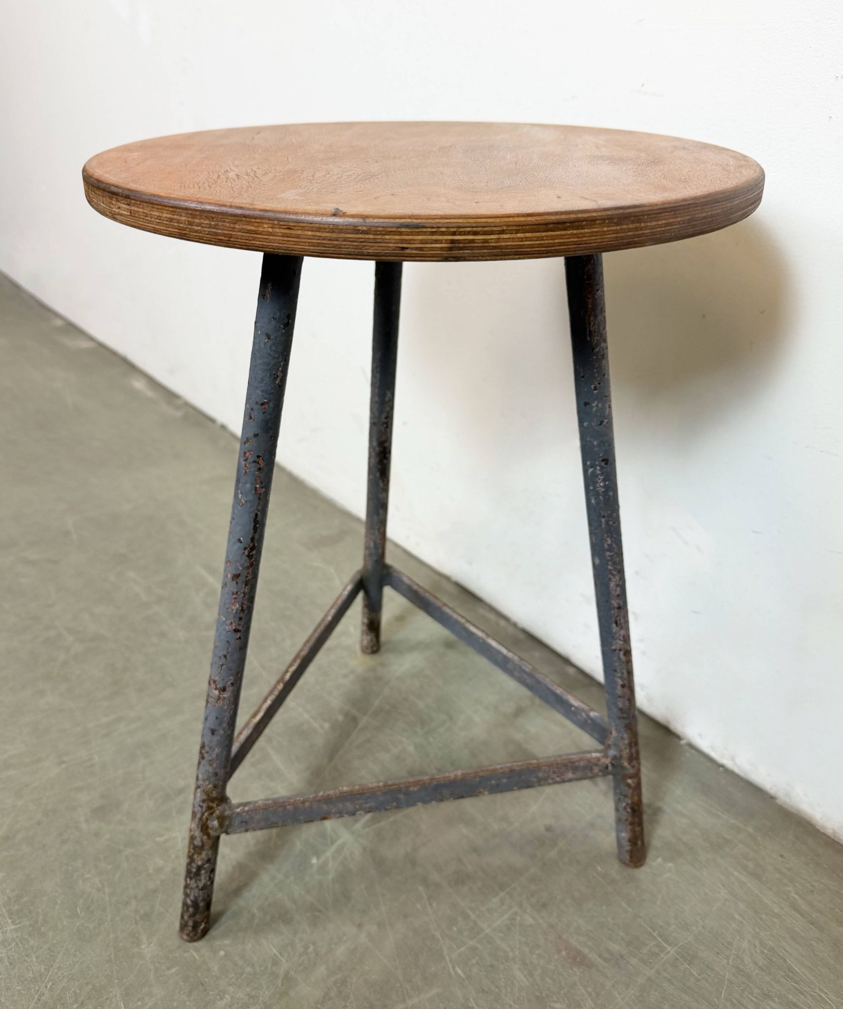 Tabouret d'atelier industriel gris, années 1960