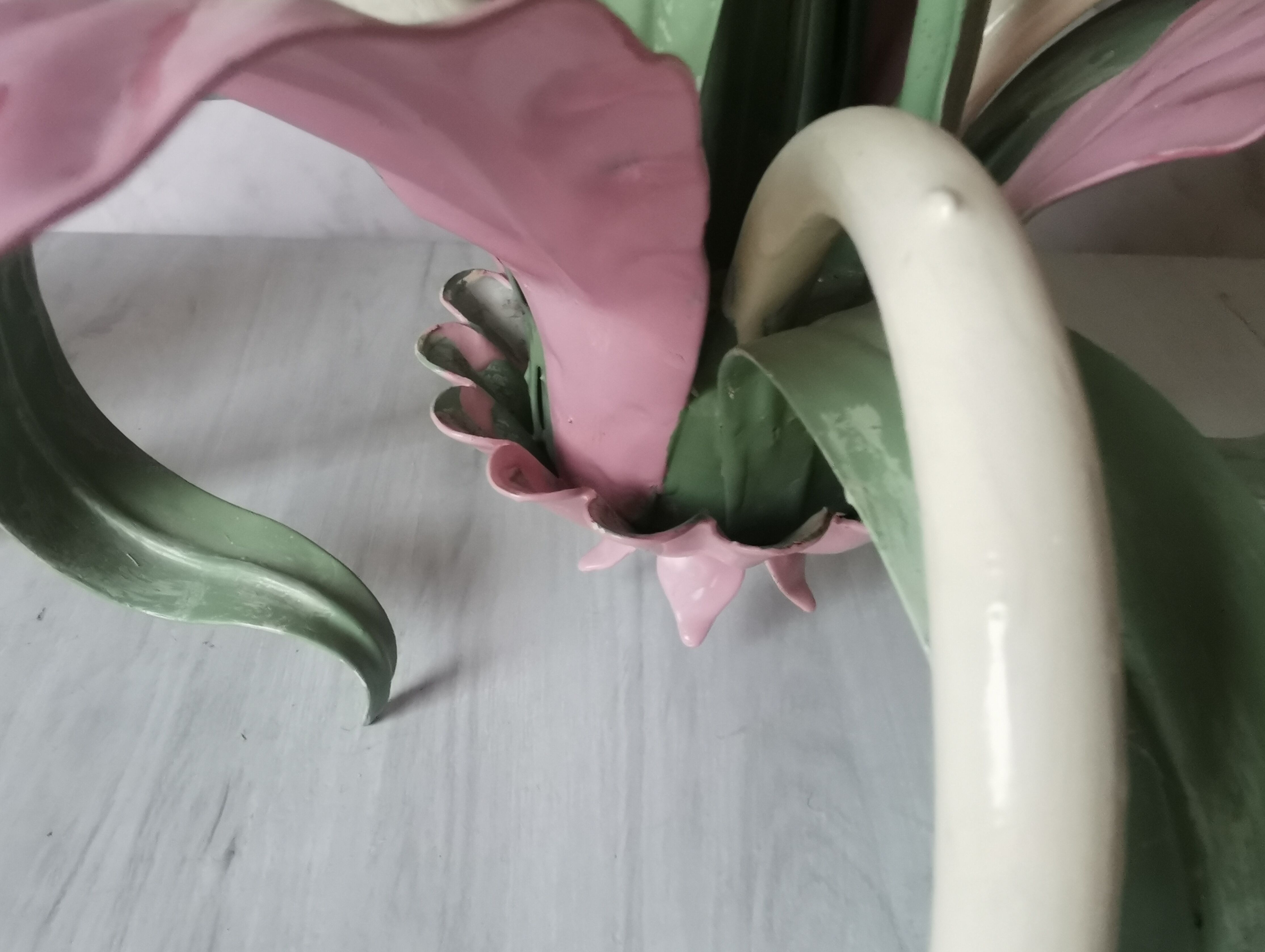 Lustre iron and painted sheet flowers camellias