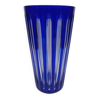 Grand vase en cristal double couche bleu. Première partie du XX ème siècle.