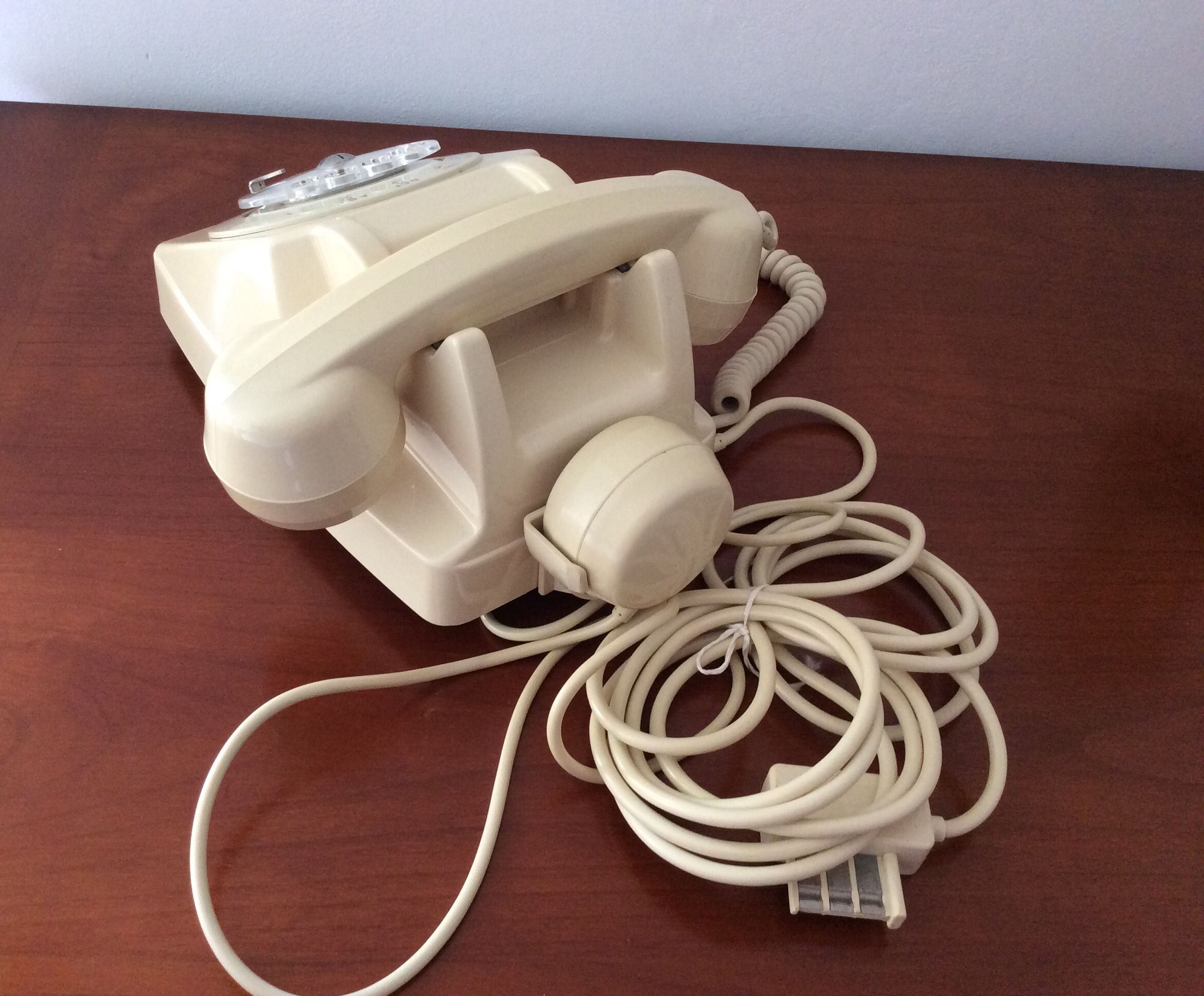 Téléphone cadran rotatif ivoire « Temat Quimper » Socotel 63 vintage