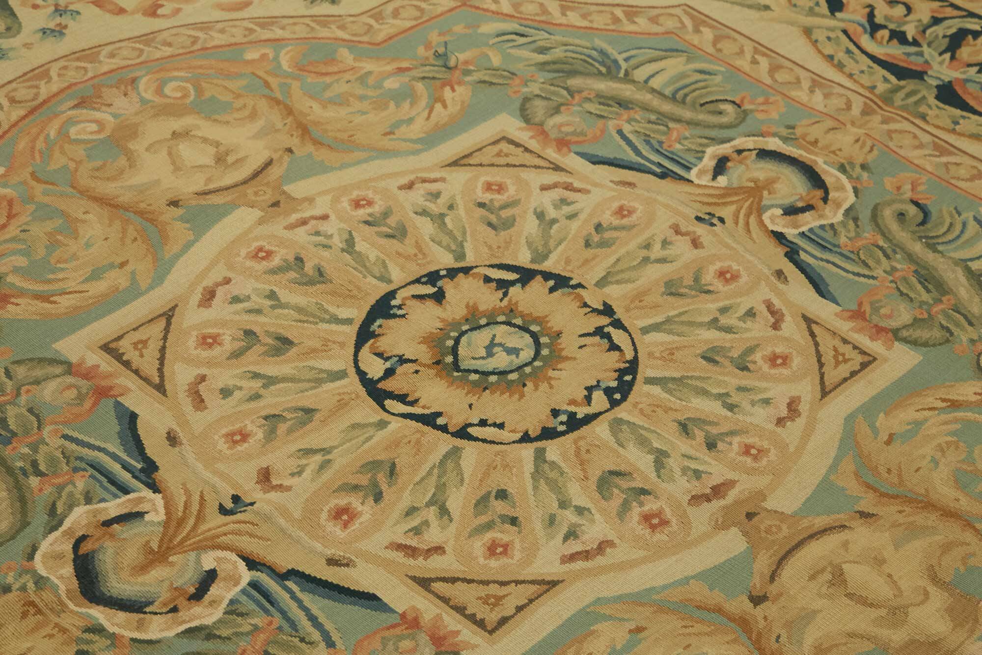 Handmade European Vintage Aubusson Kilim 240 cm x 312 cm