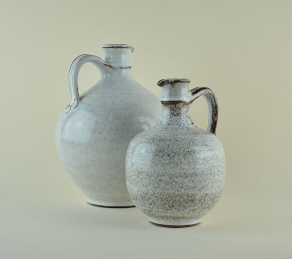 Pichet à décor moucheté de Roger Collet