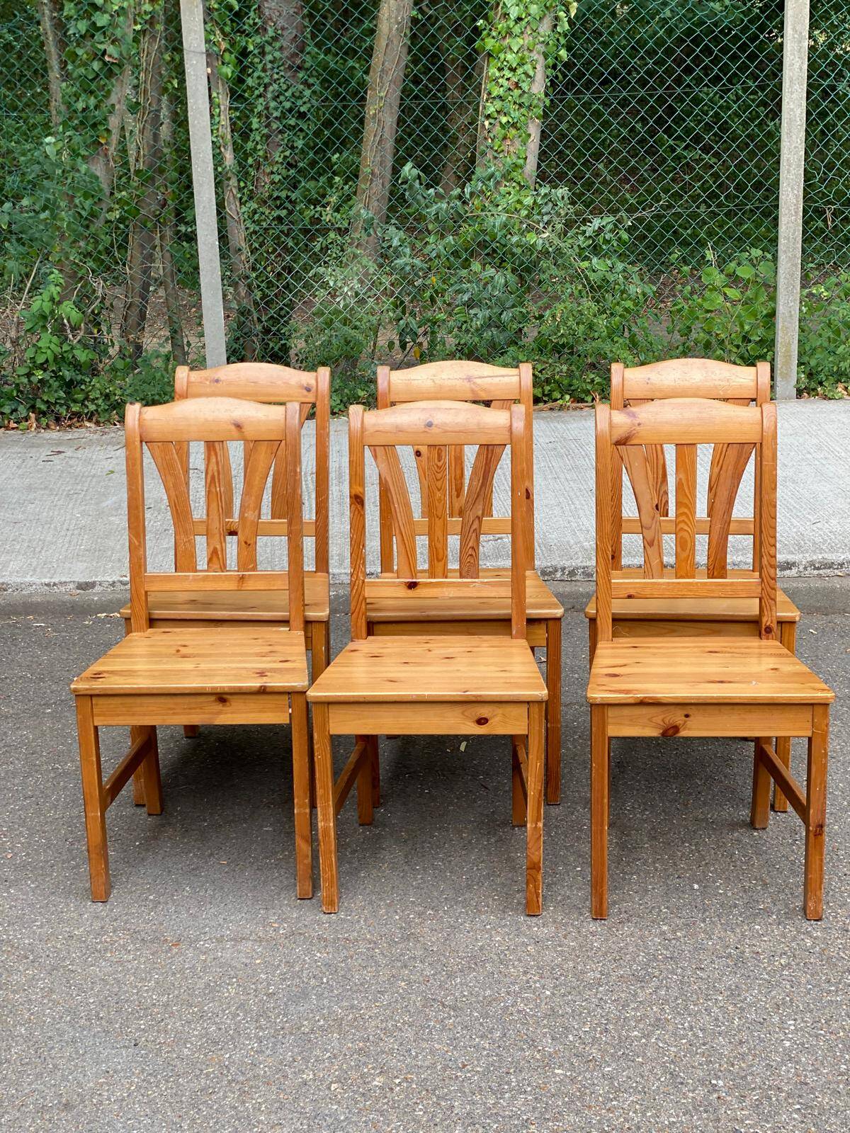 6 chaises à manger scandinaves en bois massif