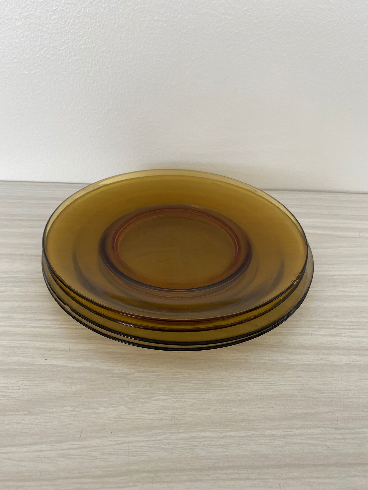 Lot of 4 plates 2 amber Vereco and 2 black Arcoroc - vintage