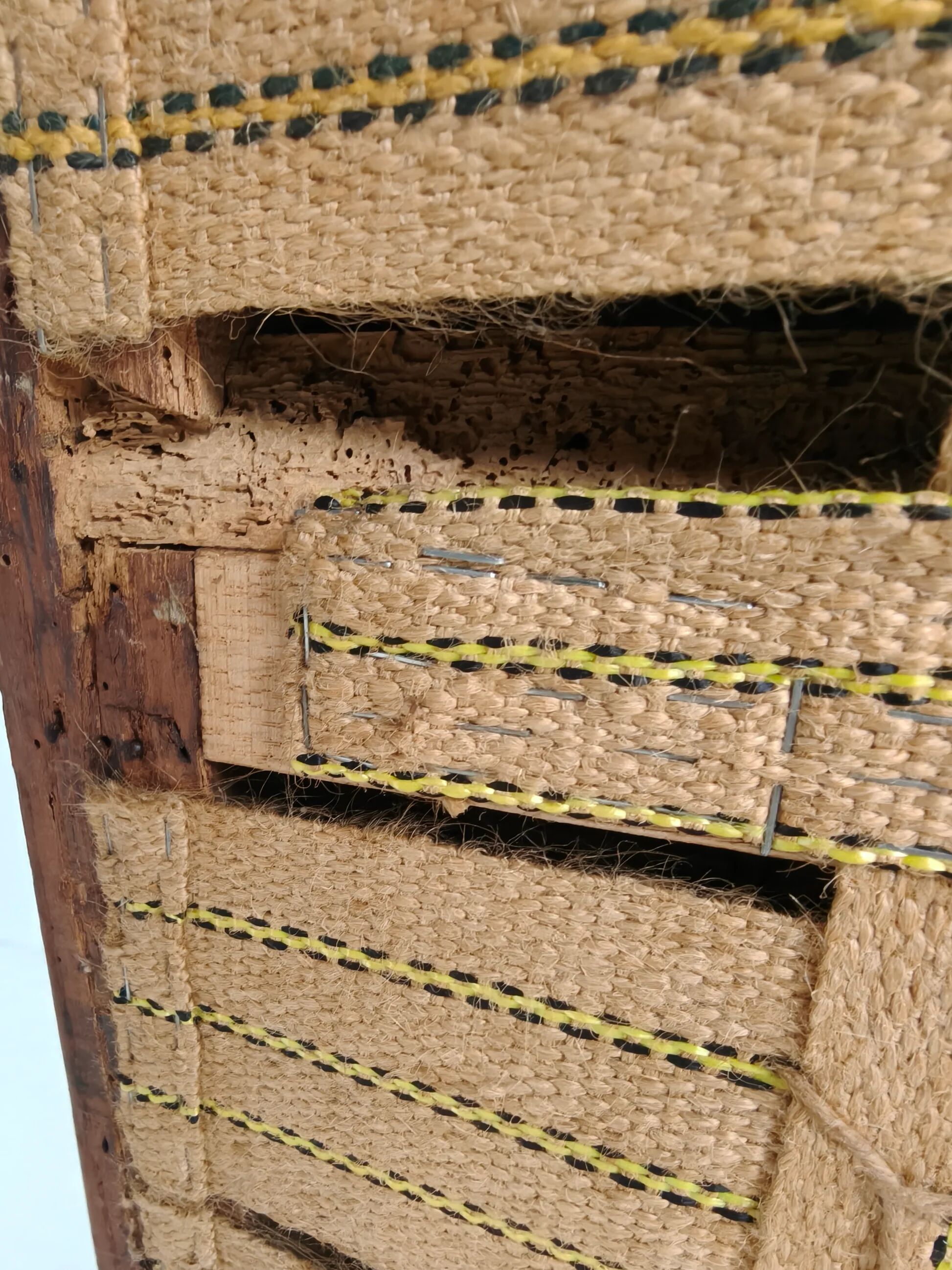 Superbe chaise longue Empire en acajou – vers 1800–1830 – pieds en pattes de lion sculptés