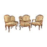 Salon de style Louis XV comprenant une paire de fauteuils et trois chaises