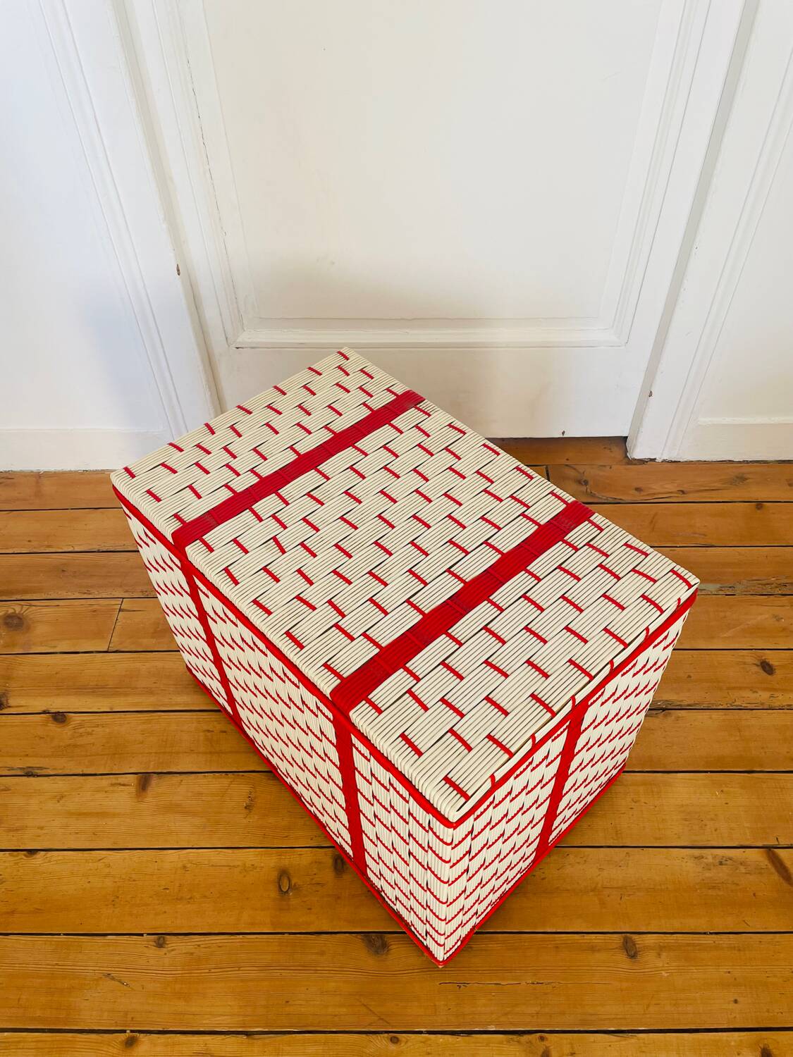 Vintage scoubidou storage chest 1960